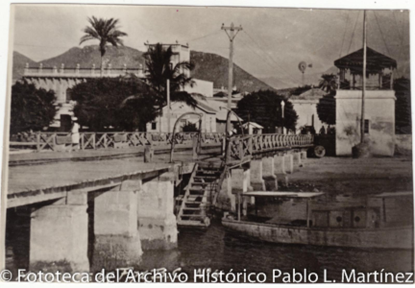 “Muelle de La Paz, B. C. S.”