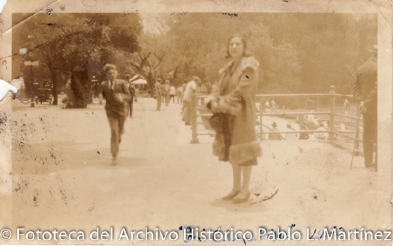 Mujer En Chapultepec