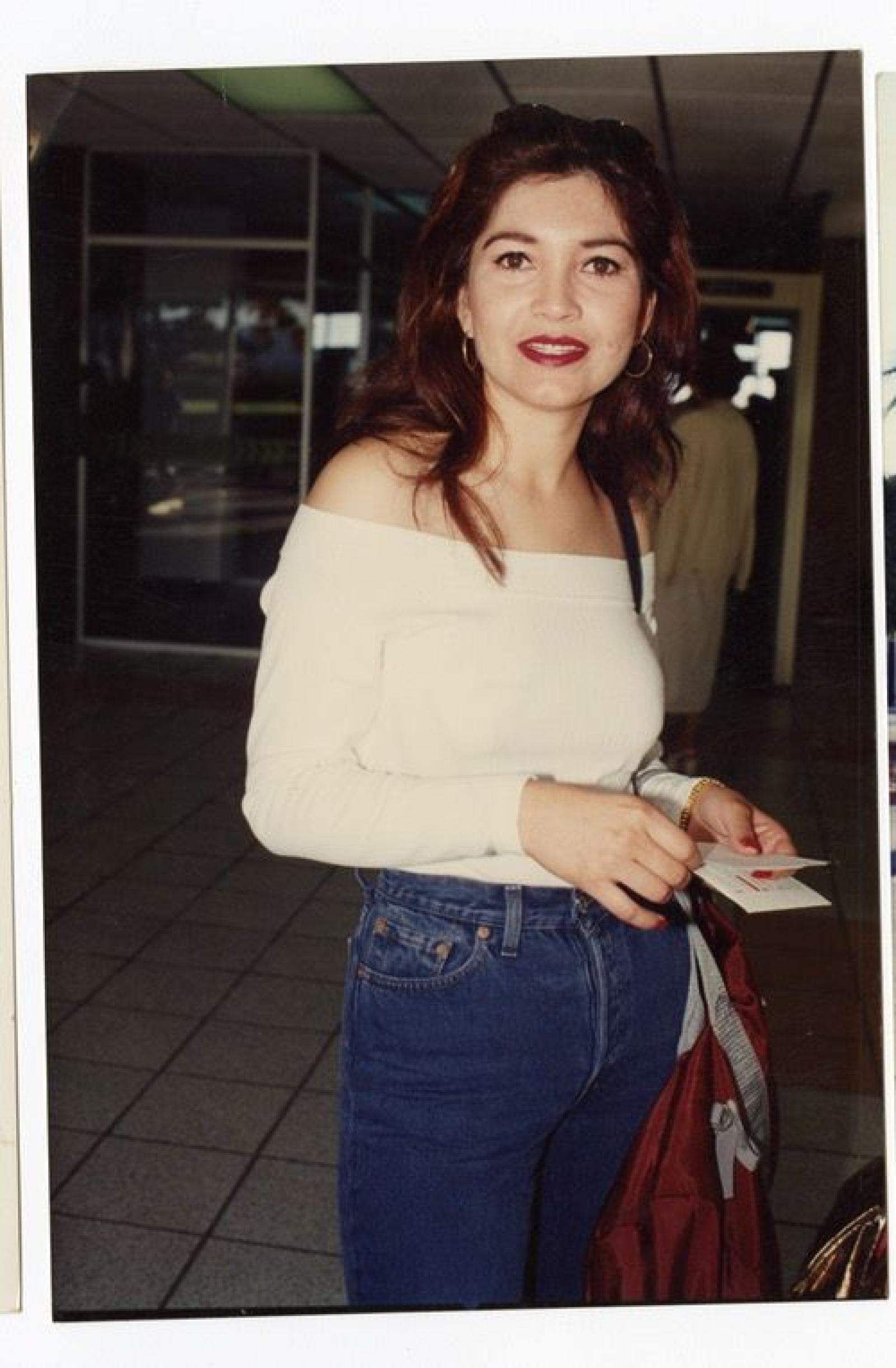 Mujer en oficina, retrato.