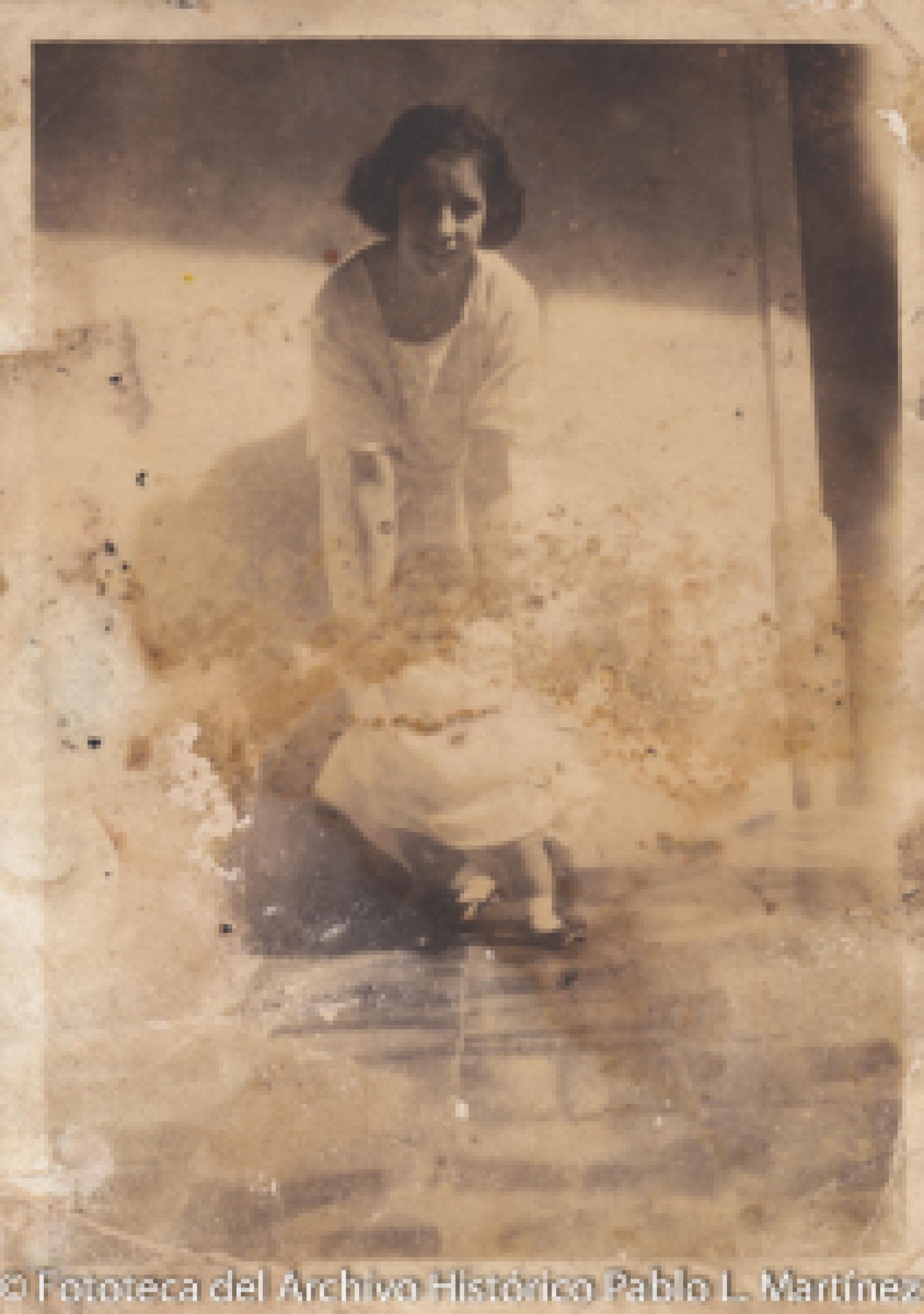 Mujer y bebé, retrato.