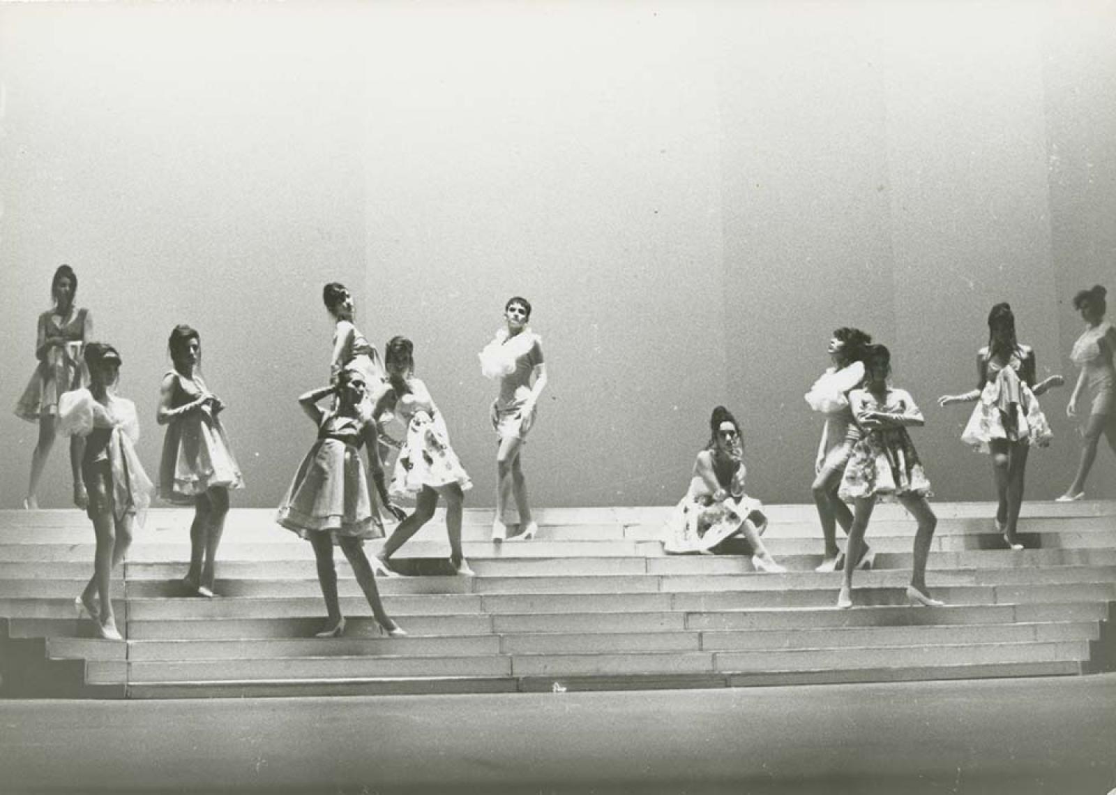 Mujeres en escenario.