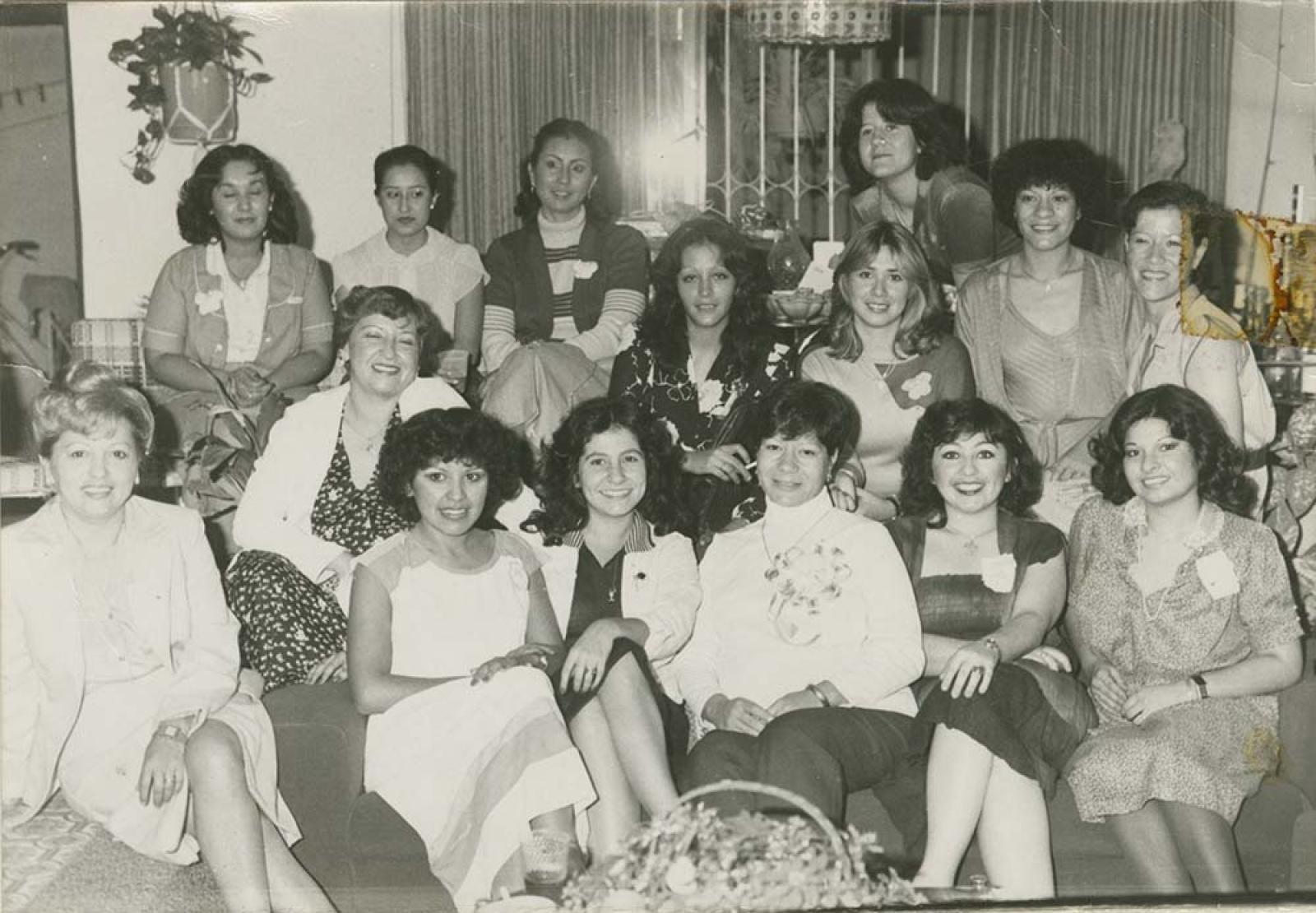 Mujeres, en evento social.