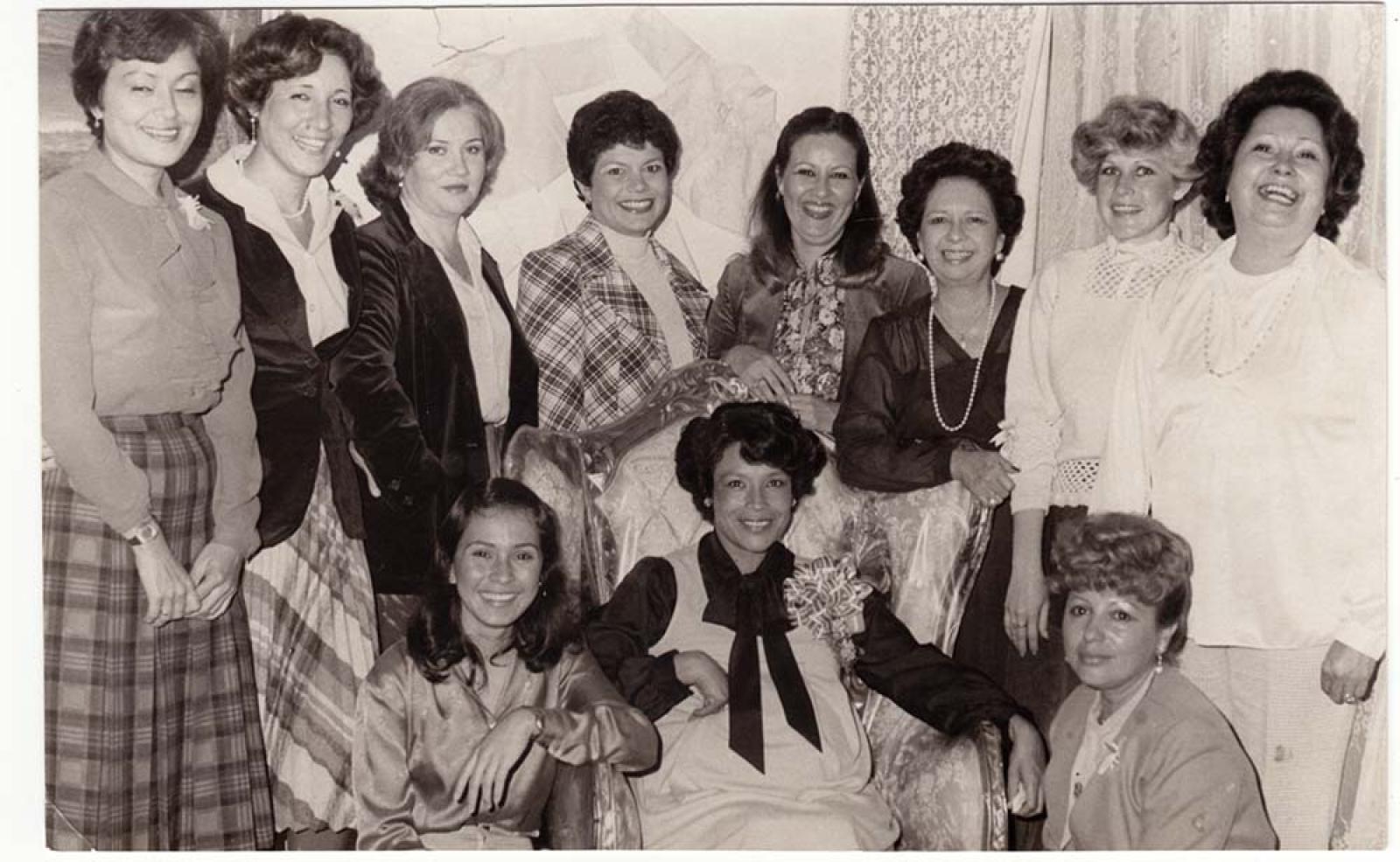 Mujeres en festejo.