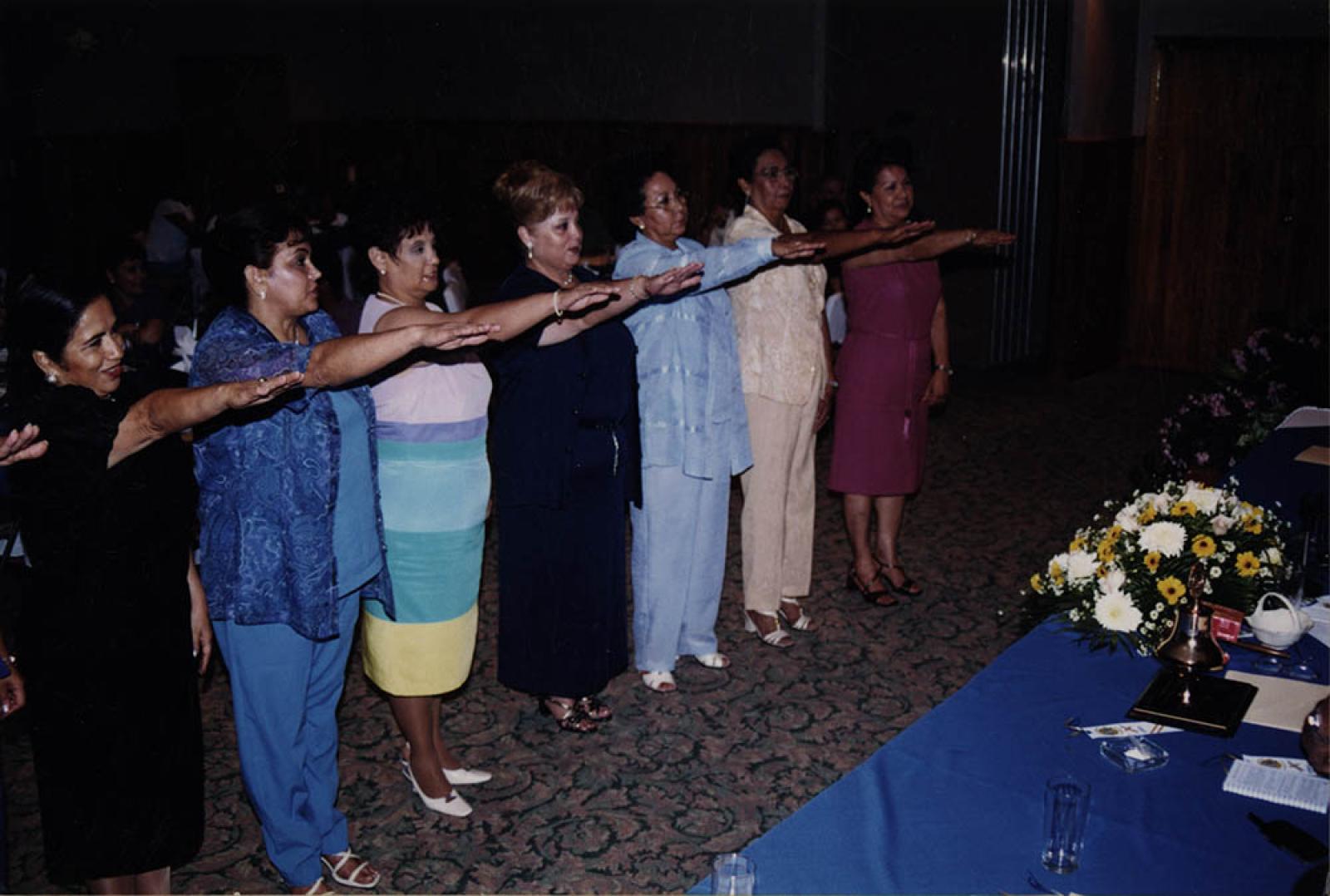 Mujeres en toma de protesta, retrato.