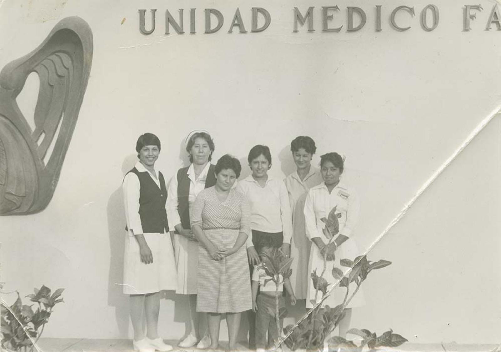 Mujeres en Unidad Médica del IMSS.