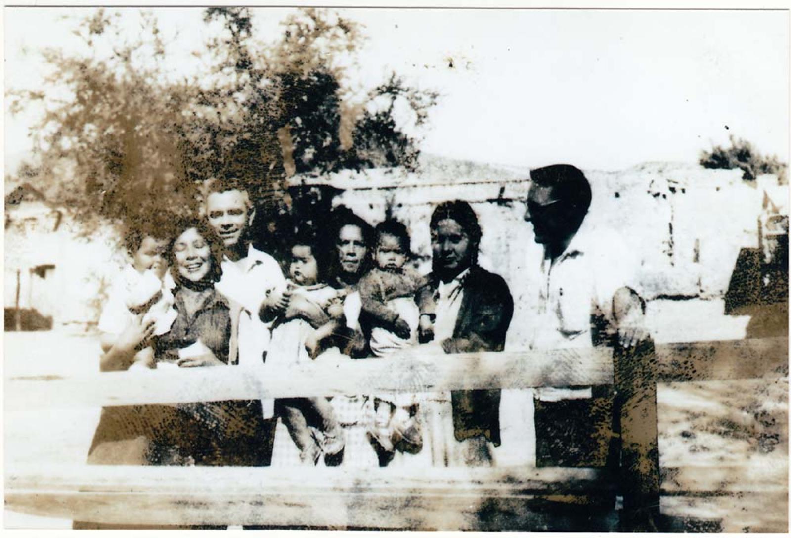 Mujeres, hombres y niños, retrato.