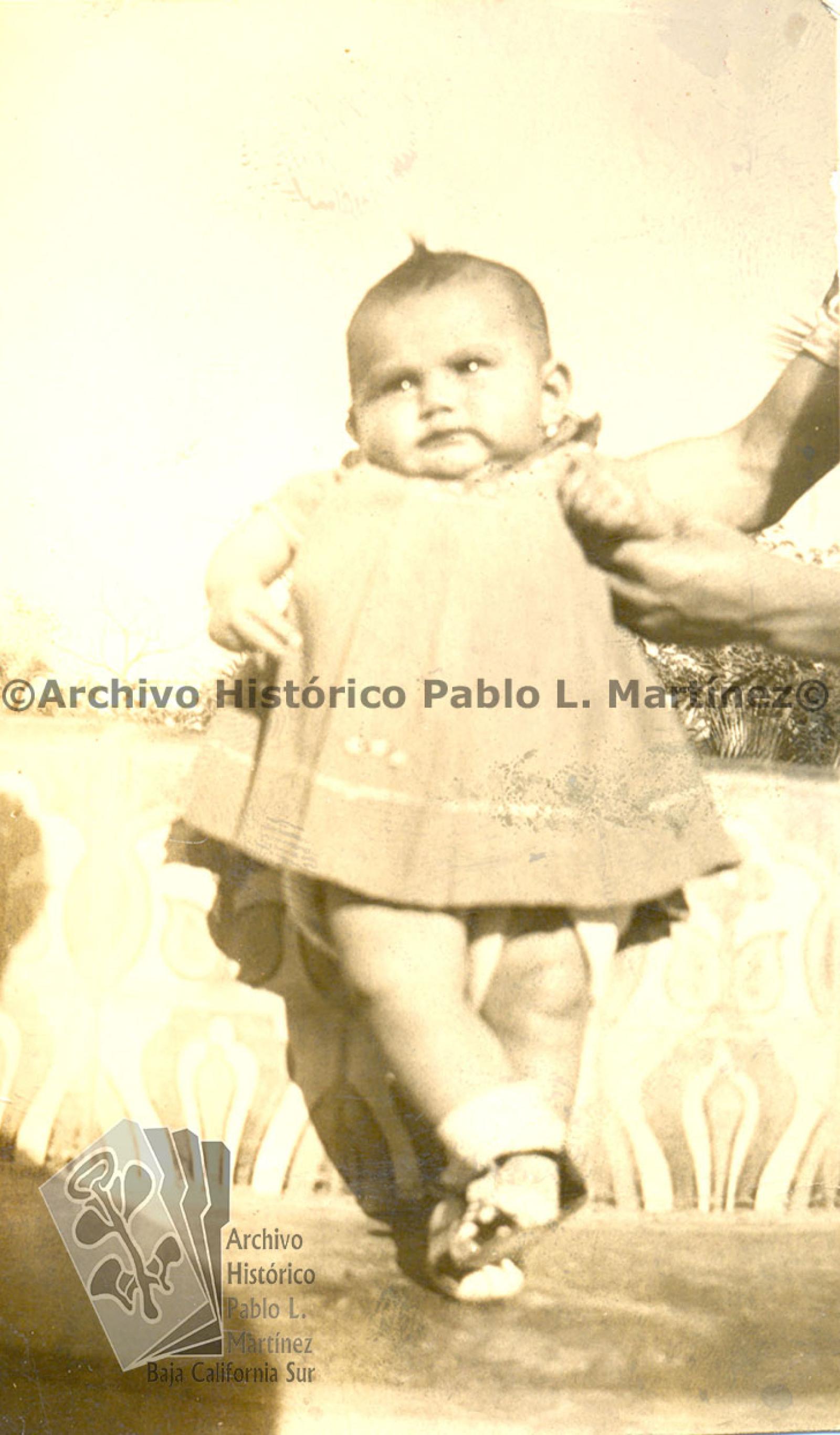 Niña Nelly López a la edad de 4 meses. Grupo de niños perfectos de la generación 1944.