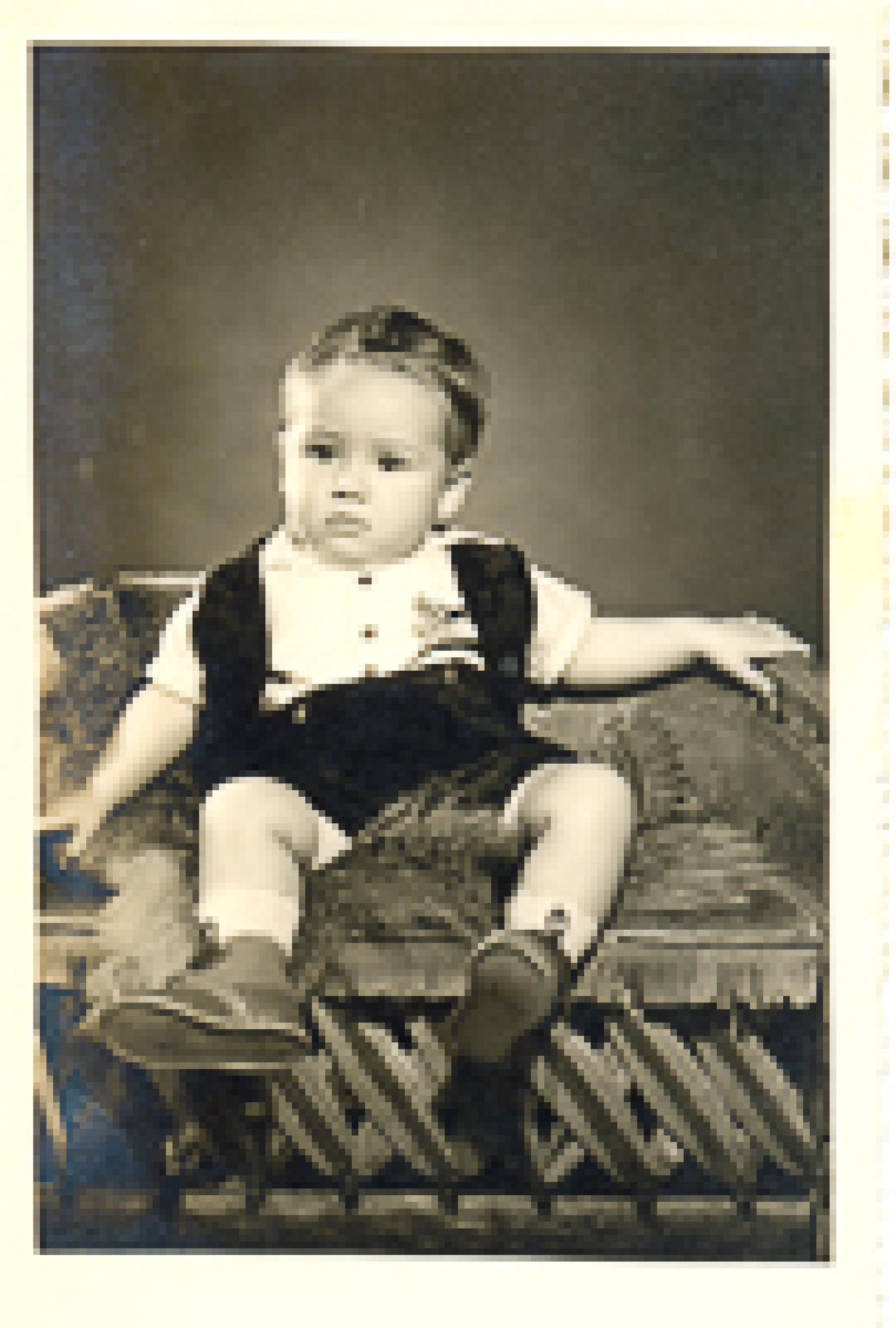 Niño Miosés Espinoza a la edad de 1 año. Grupo de niños perfectos de la generación 1944