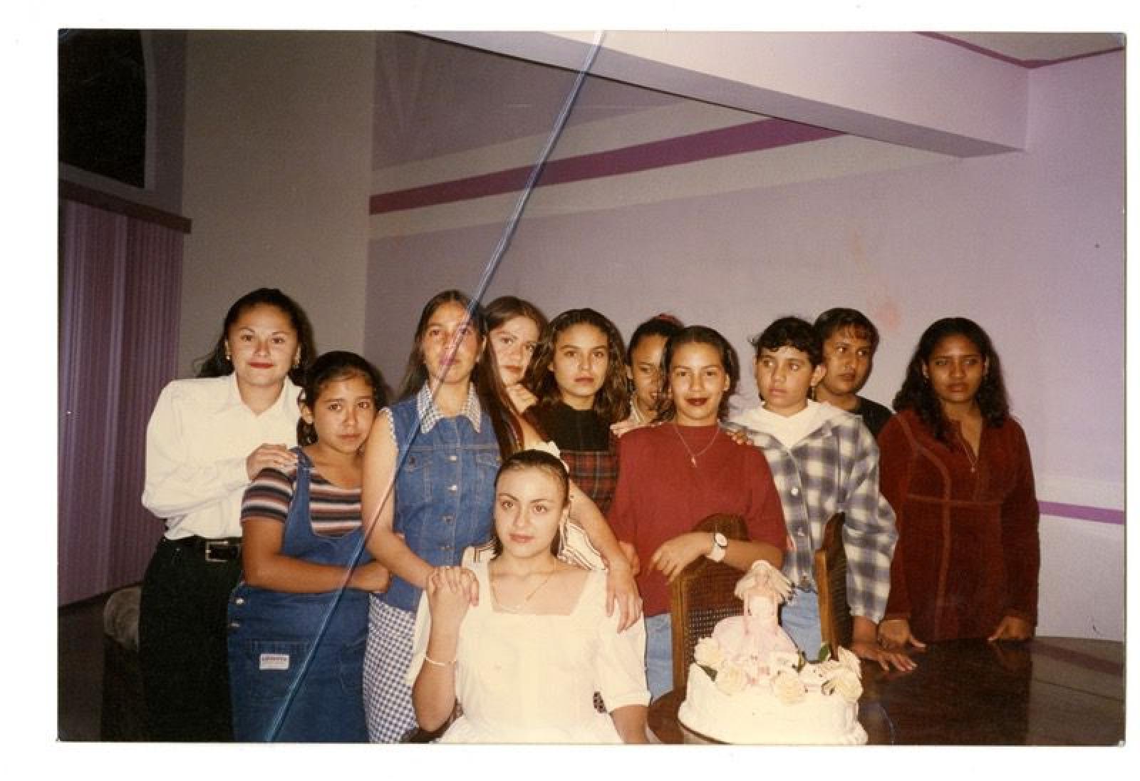 Norma Isabel y acompañantes, retrato.