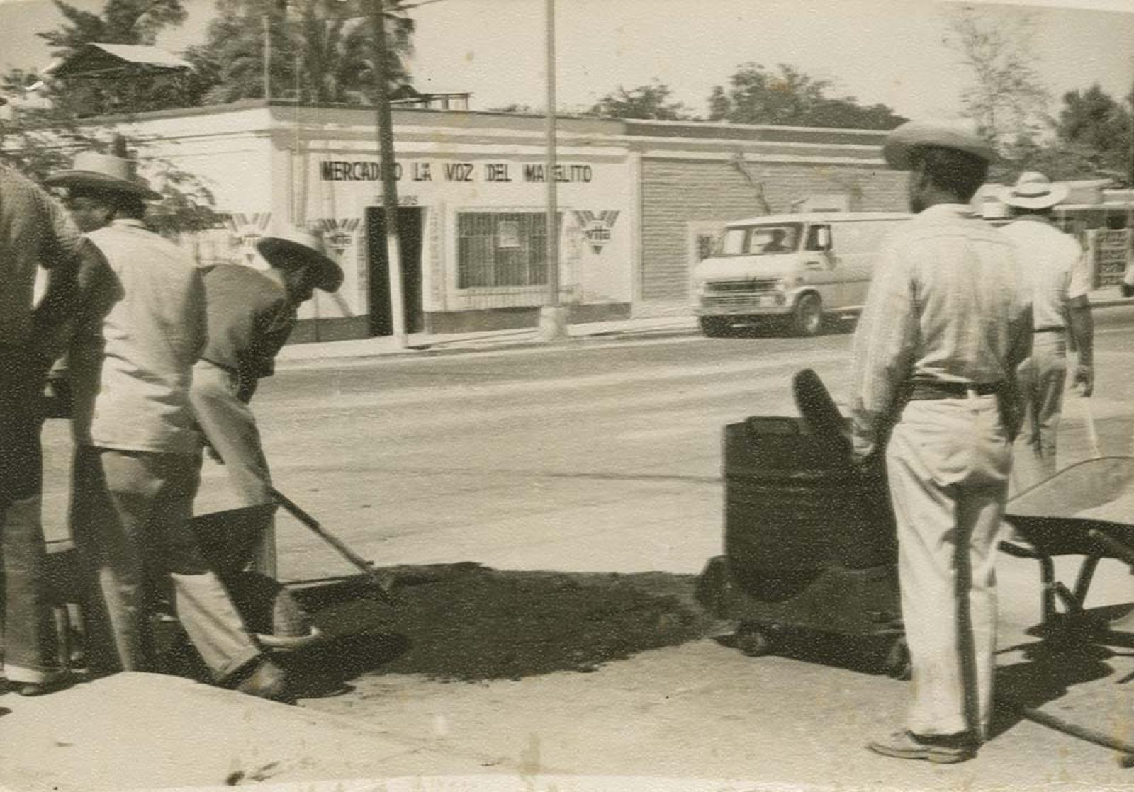Obra pública, en calle de La Paz.