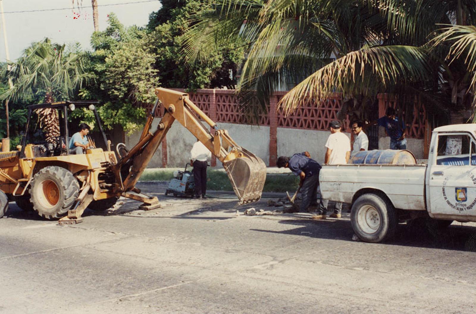 Obra pública, en calle de La Paz.