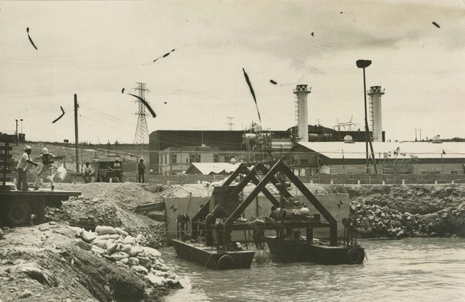 “Obreros de la Comisión Federal de Electricidad”.