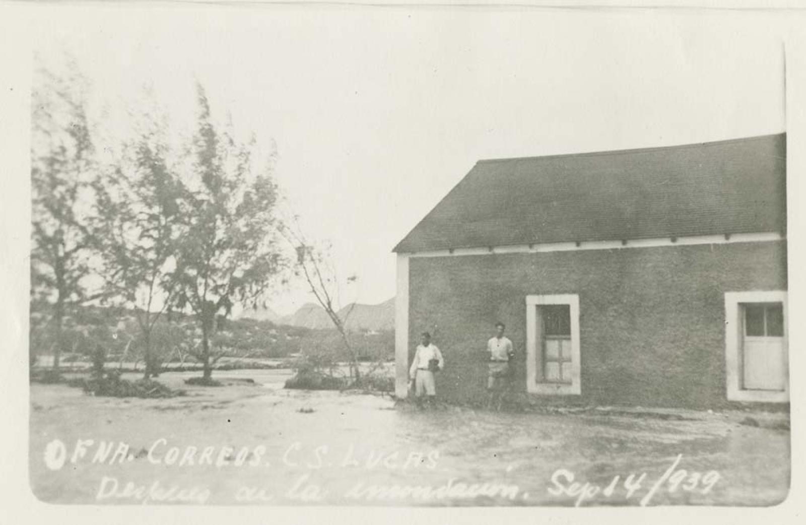 “Oficina de correos después de la inundación" en Cabo San Lucas, Territorio Sur de Baja California.