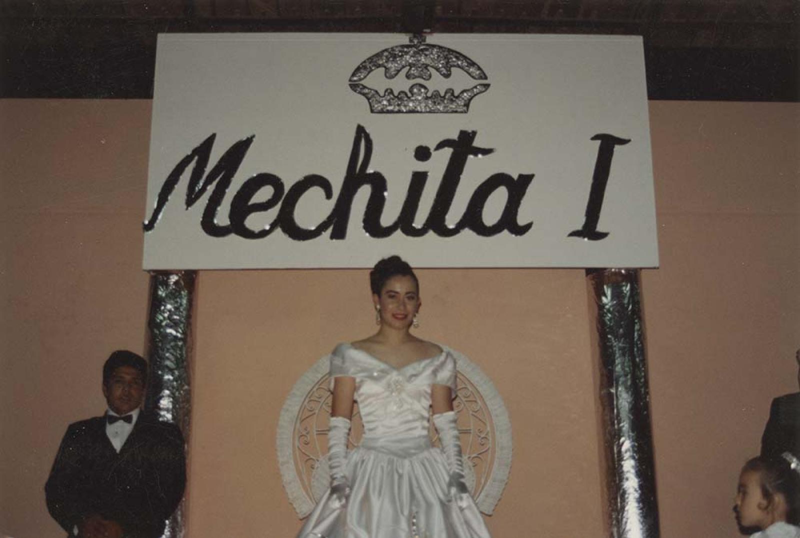 “Orgullosa de reinar en el Club de Leones de Guerrero Negro, Mechita I”.