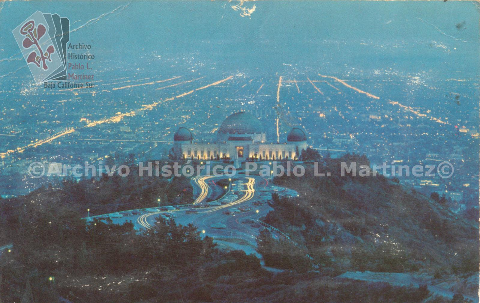 Panorámica al famoso Griffith observatorio, en Los Ángeles, California, Estados Unidos.