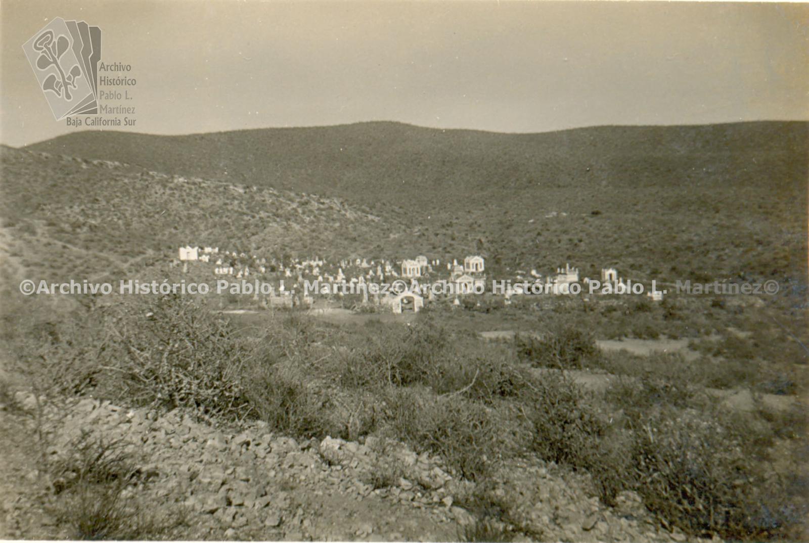 Panteón en Todos Santos, Baja California.