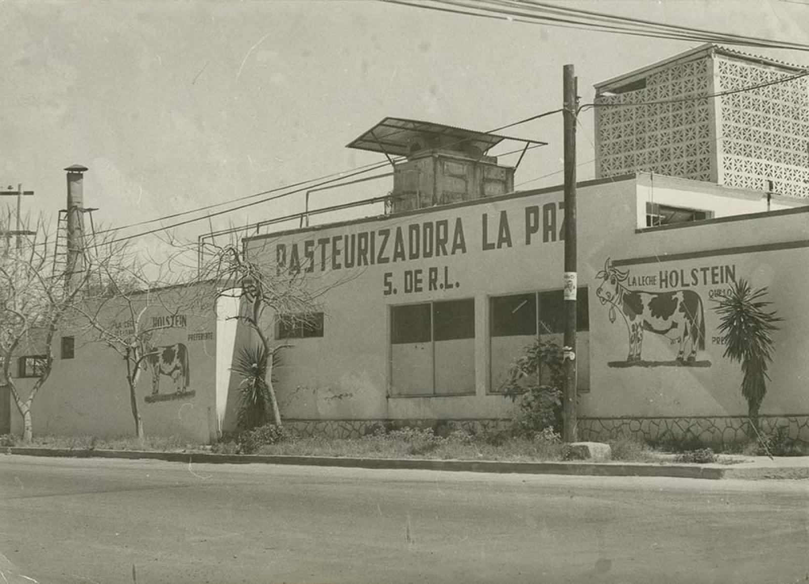 “Pasteurizadora La Paz”.