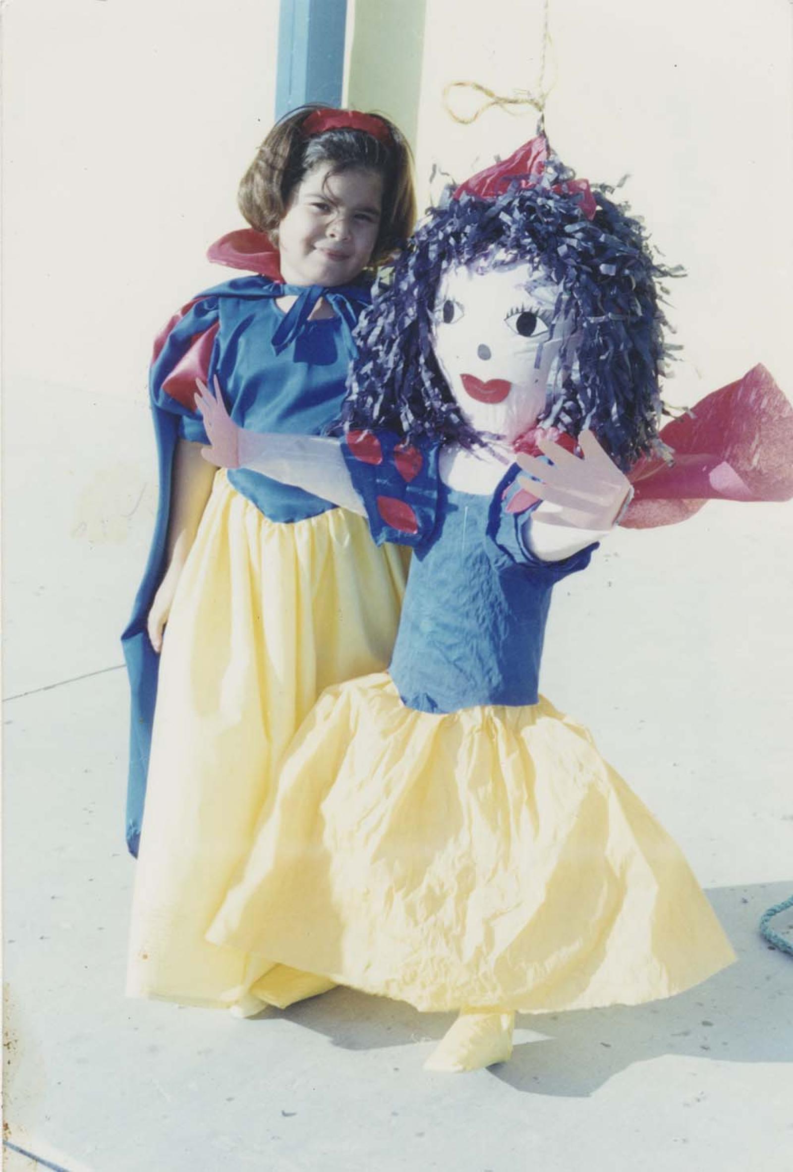 “Perla Sandoval corona a la reina infantil de las Jornadas de Salud”.