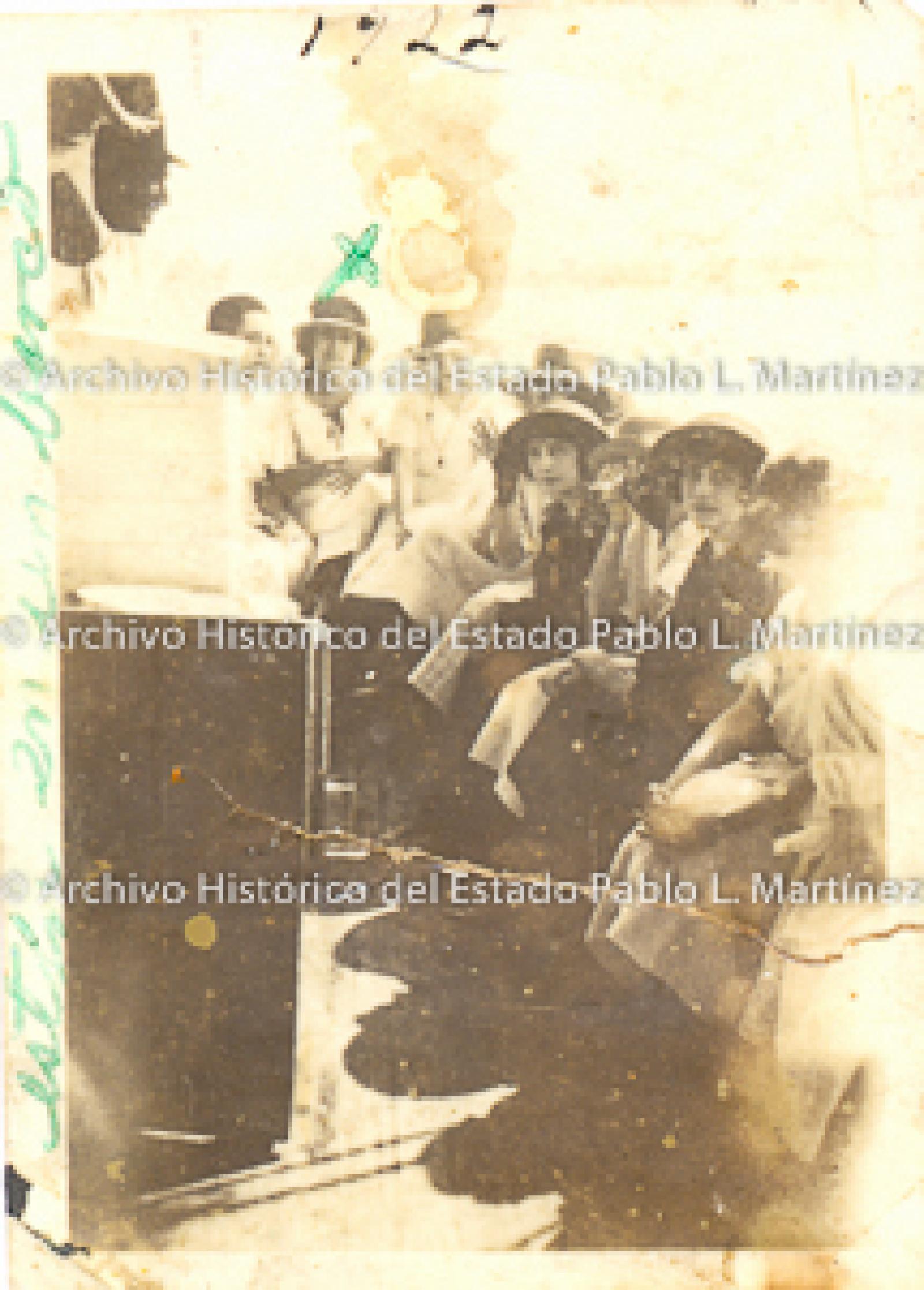 Personas a bordo de barco.