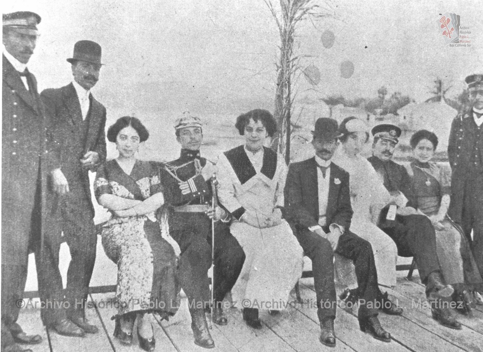 Personas que recibieron a José María Pino Suárez en Santa Rosalía, Baja California.