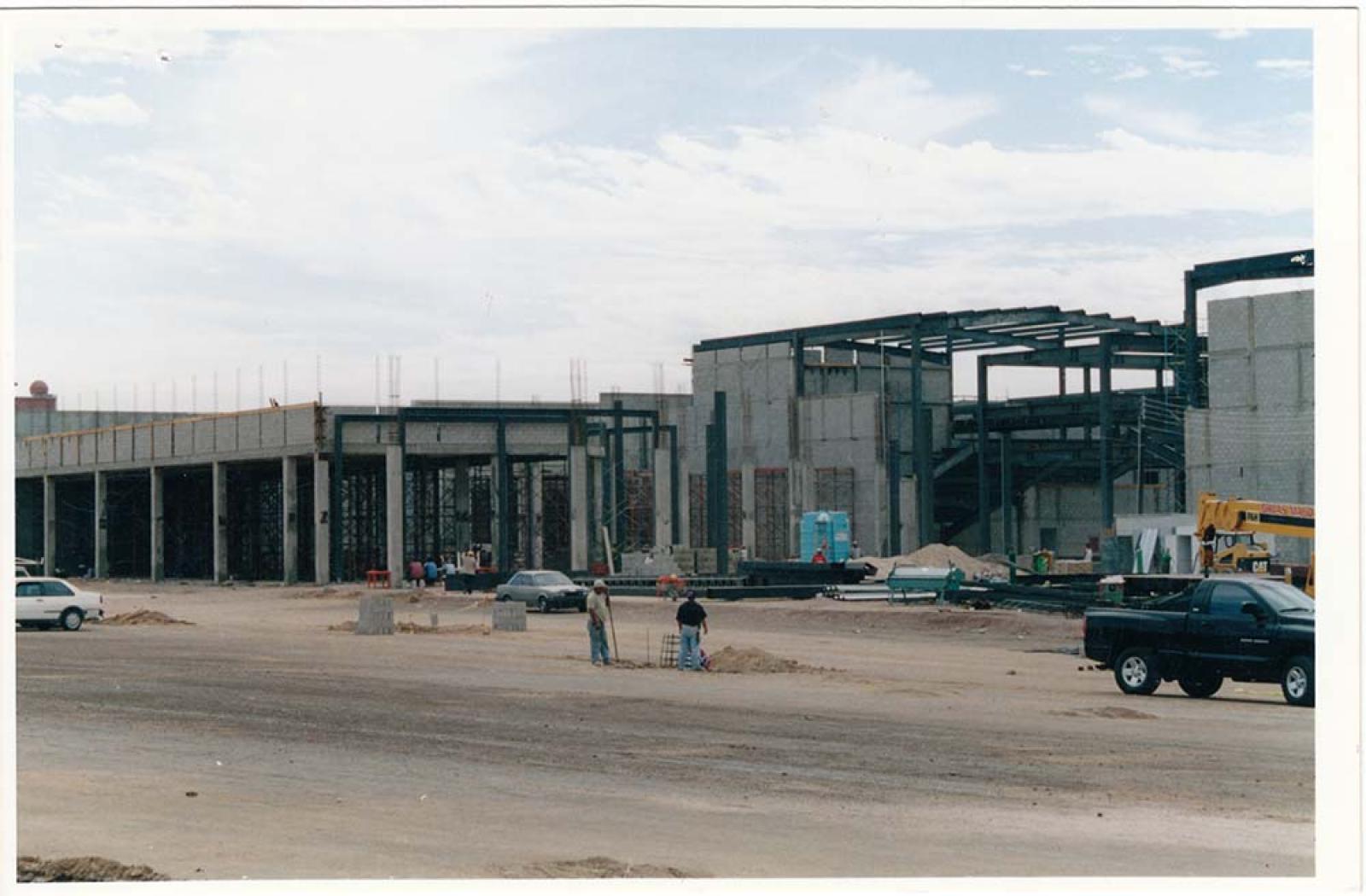Plaza forjadores en construcción.