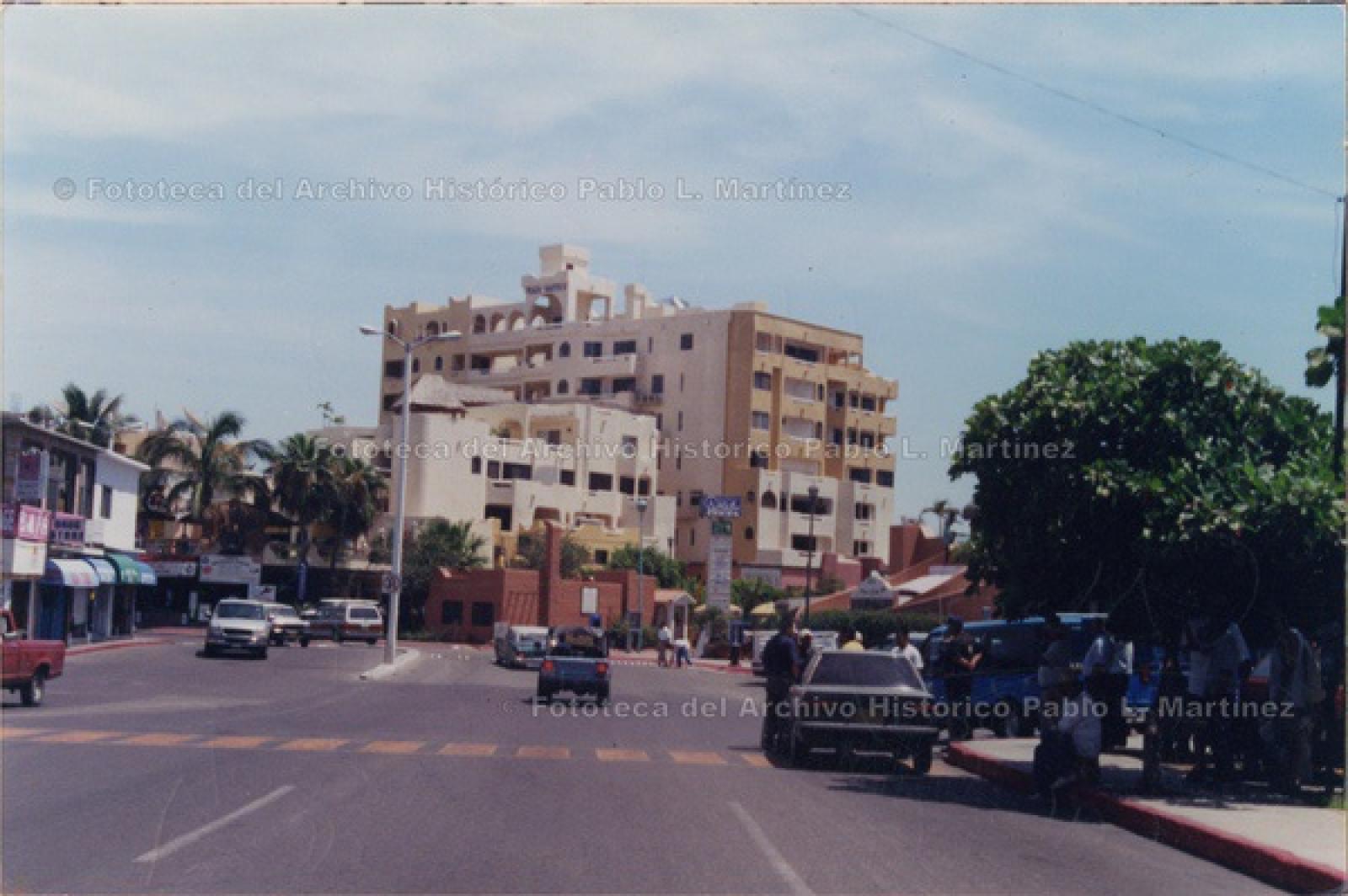 “Plaza Náutica”, vista exterior.