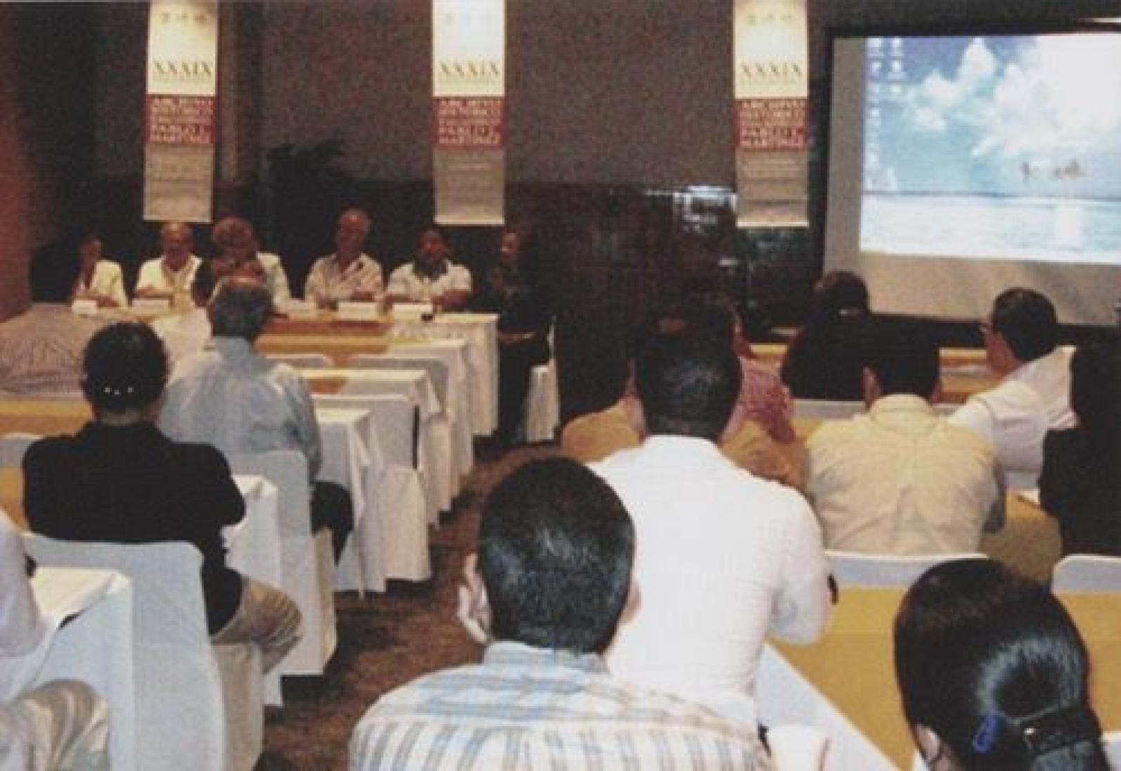 Ponencia con diapositivas durante evento por el XXXIX aniversario del Archivo Histórico Pablo L. Martínez.
