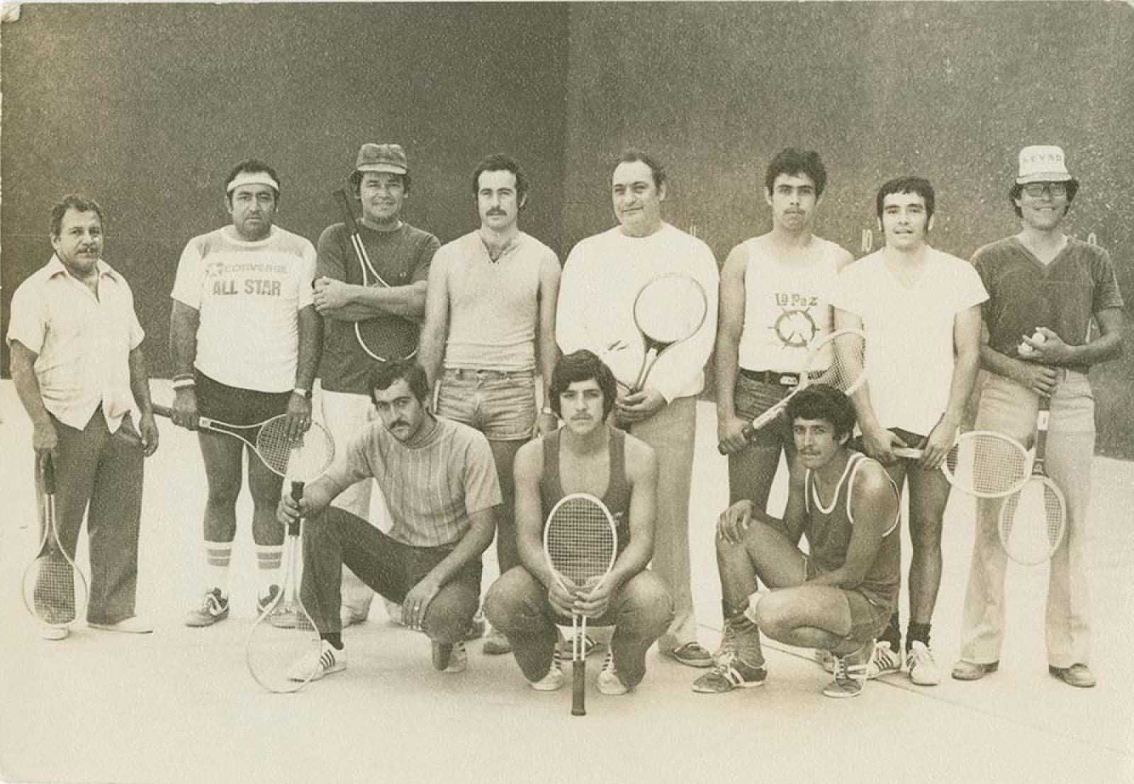 Practicantes de tenis.