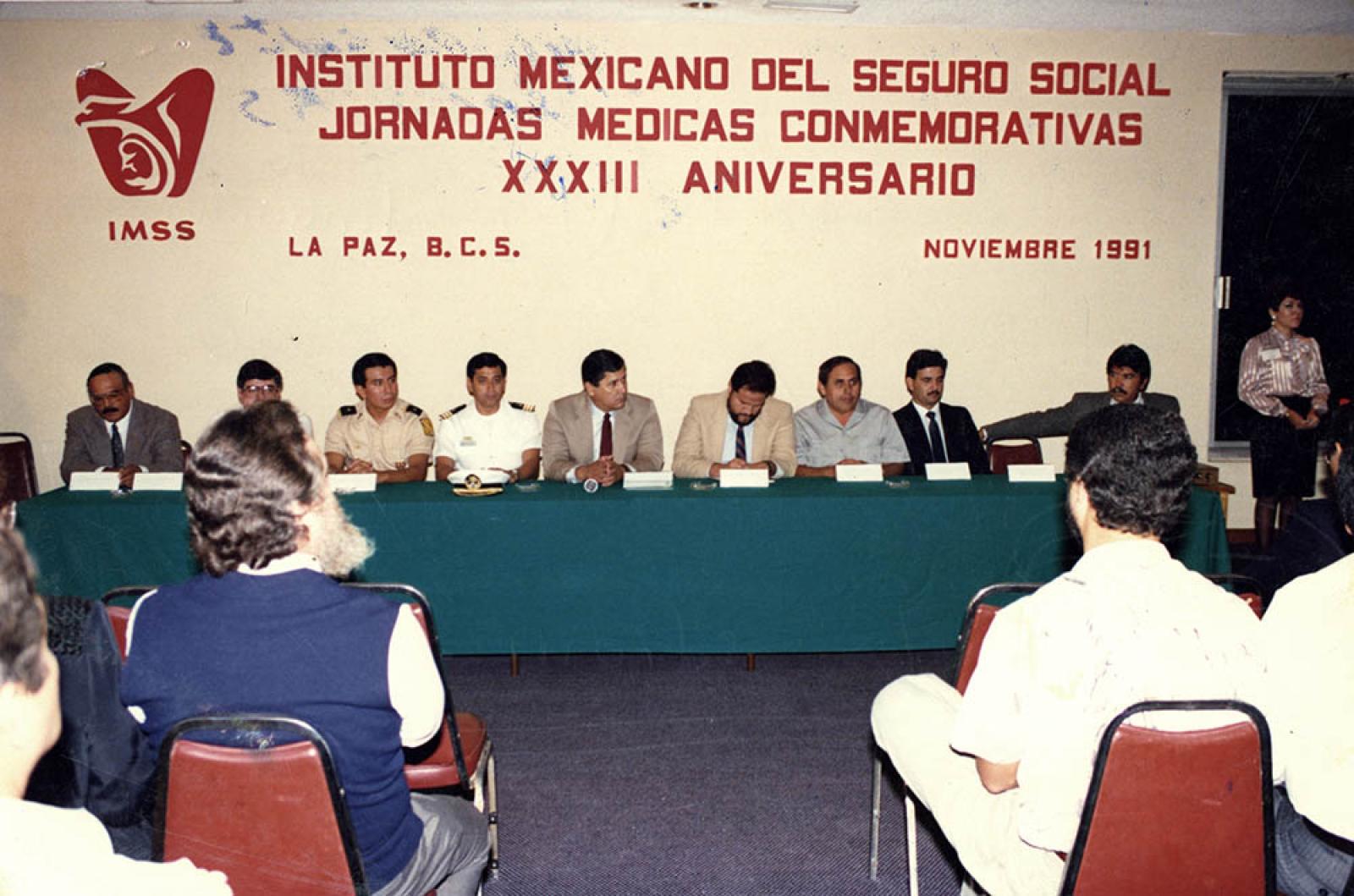 “Presídium”, XXXIII Aniversario Jornadas Médicas Conmemorativas del IMSS.