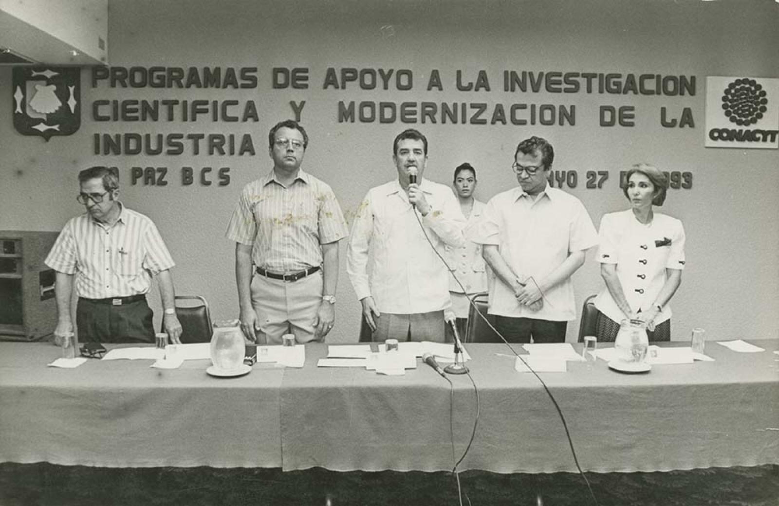 Programas de apoyo a la investigación académica.