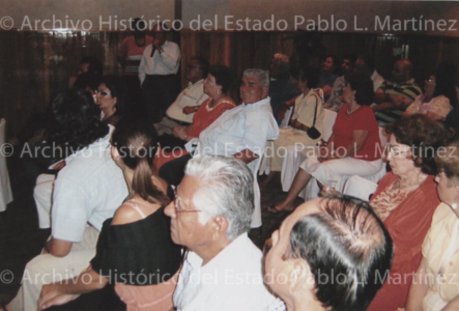 Público asistente a evento por el XXIX aniversario del Archivo Histórico Pablo L. Martínez.
