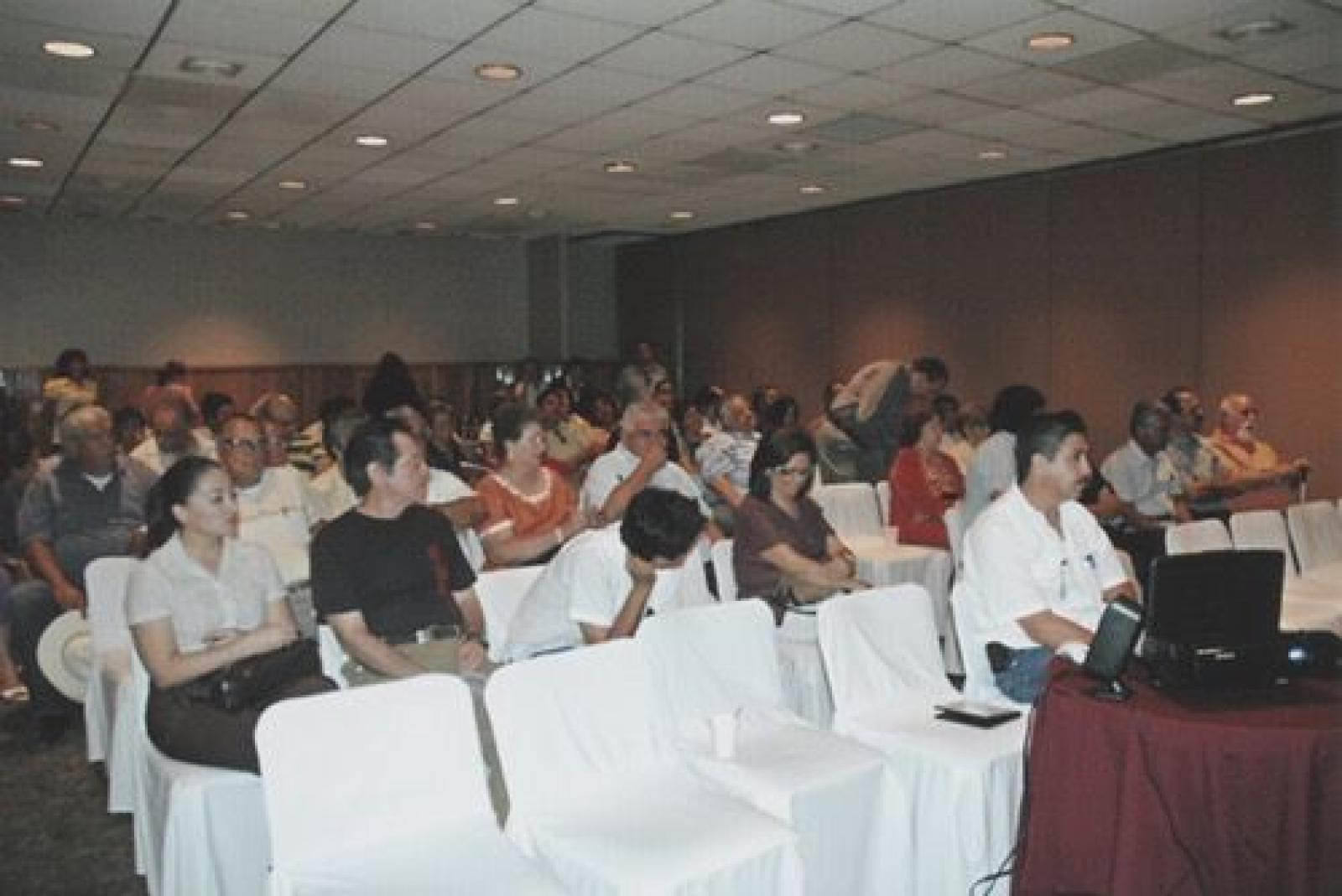 Público de la  Reunión de Archivos del Gobierno del estado de Baja California Sur.