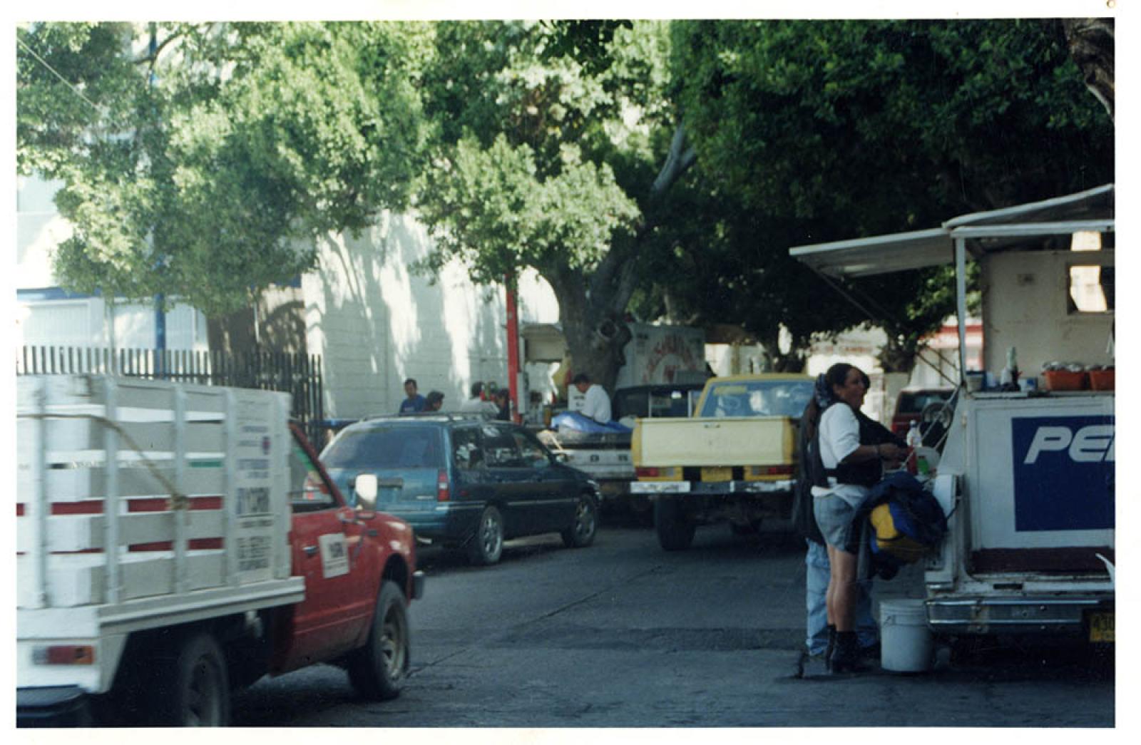 Puesto ambulante de Los Hermanos González, sobre la calle Mutualismo, La Paz.