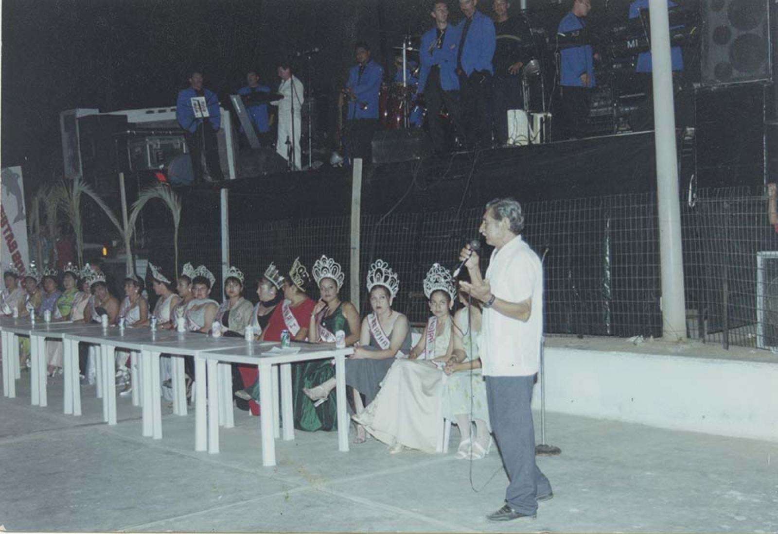 <<Rafael “Bono” Mendoza, creador de “las playas negras”>>