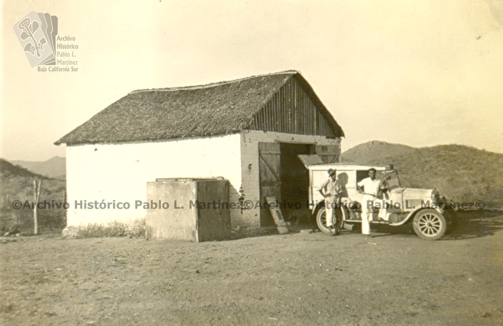 Rastro en Todos Santos, Baja California.