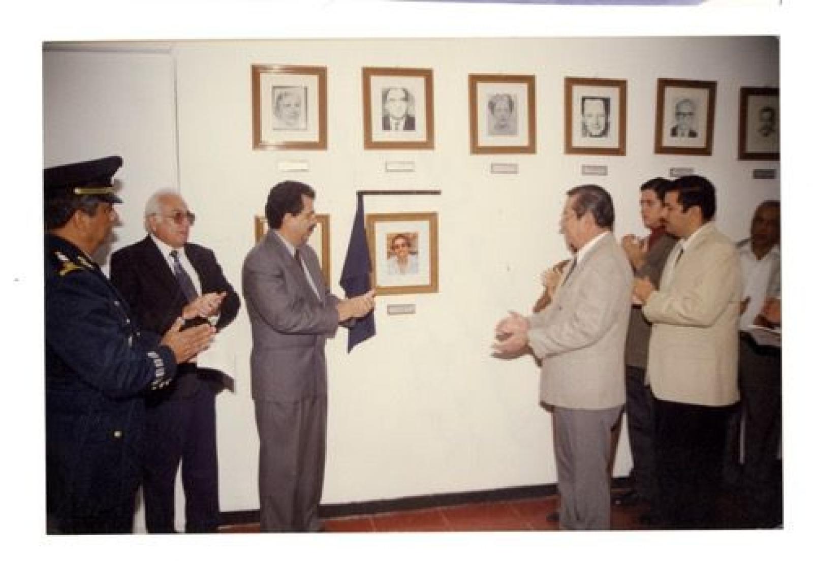 Raúl Antonio Ortega Salgado en develación de fotografía.