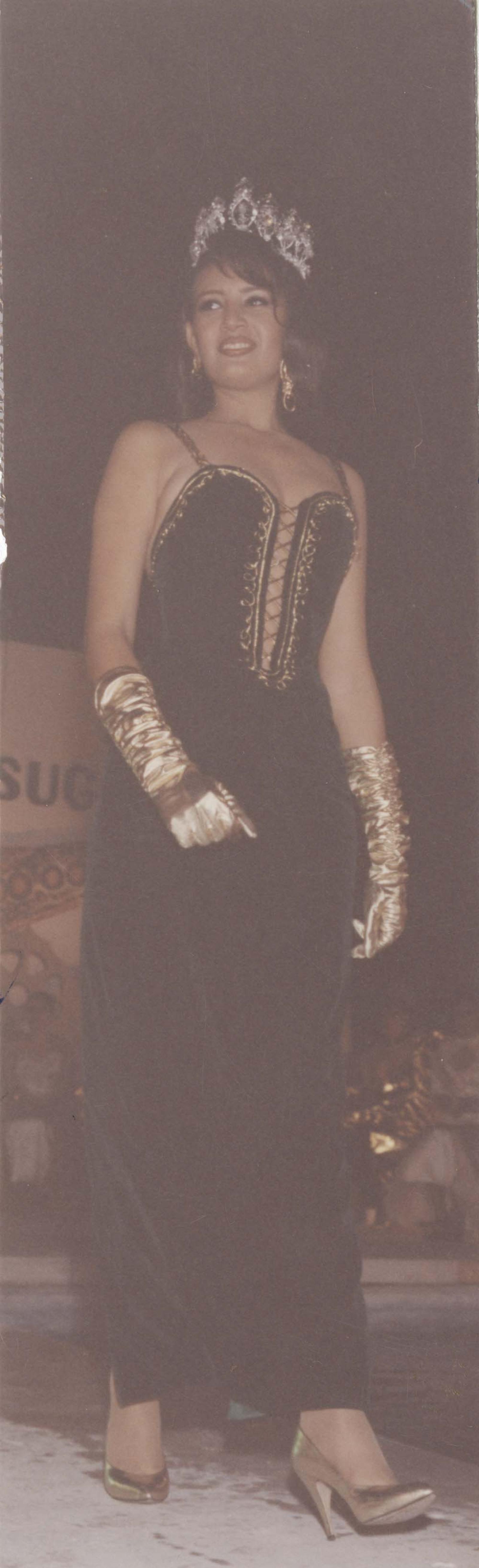 Reina de belleza, retrato.