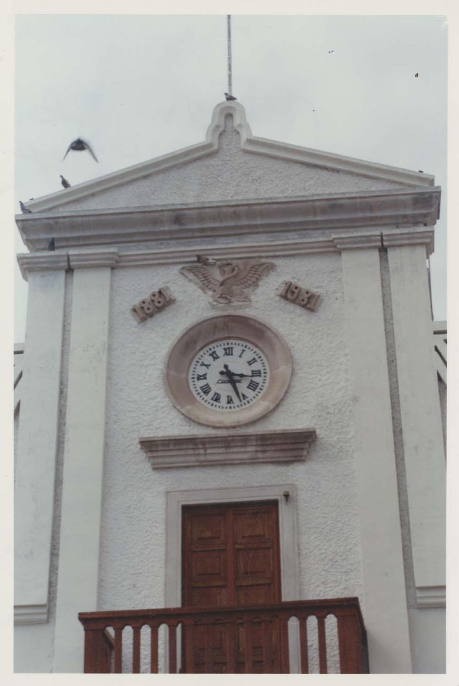 Reloj de la antigua Casa de Gobierno. La Paz, Baja California Sur.