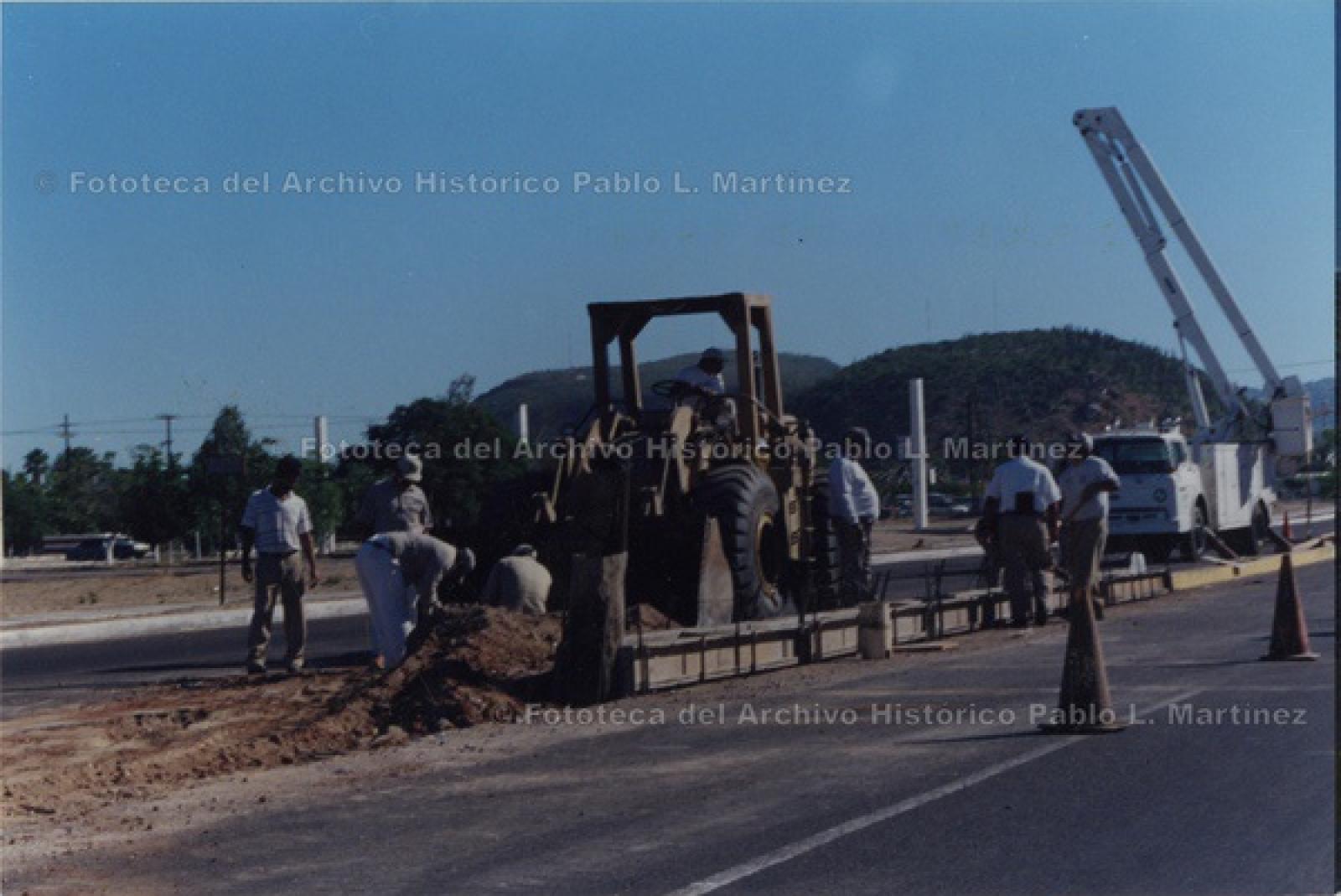 “Reparaciones en el cruce de la avenida de Los Deportistas y Luis Donaldo Colosio”.