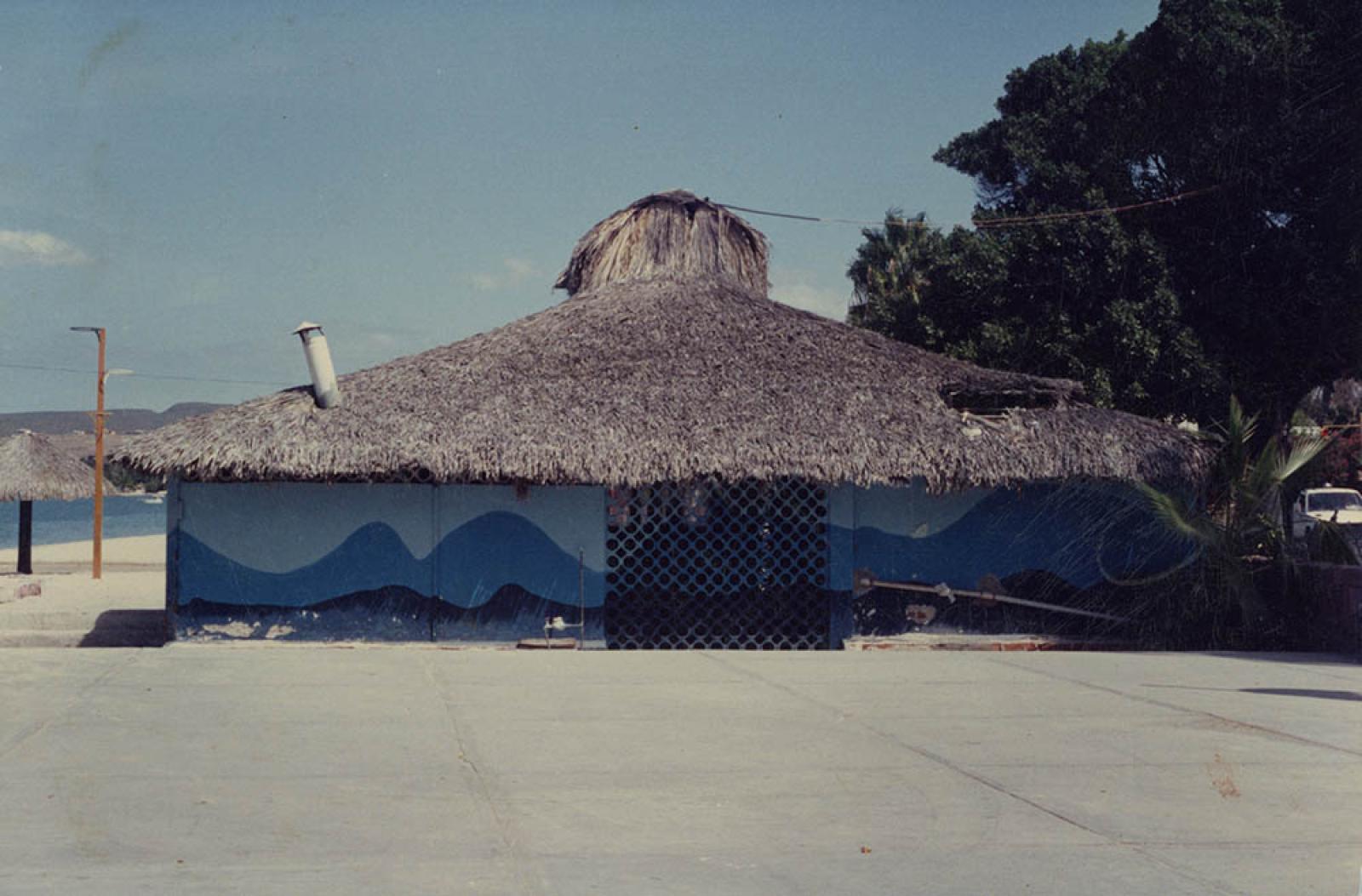 Restaurante, en malecón de La Paz.
