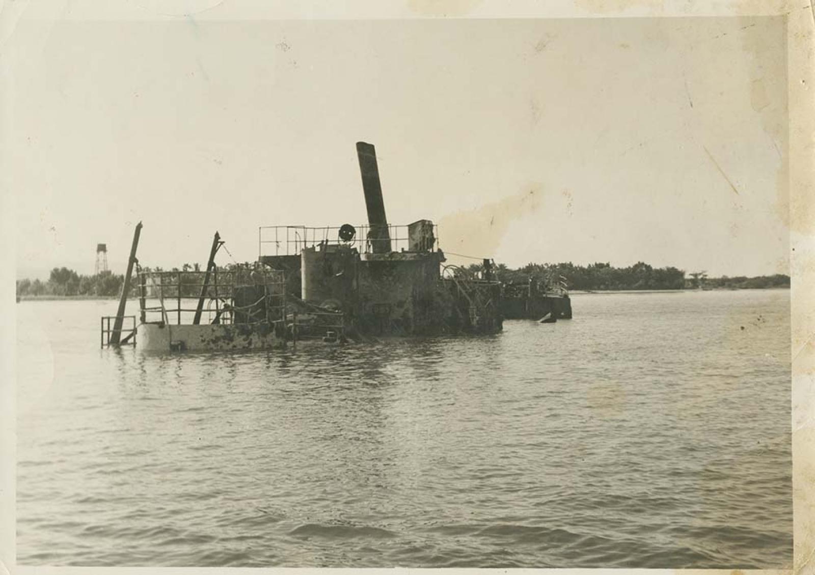 Restos de embarcación en la bahía de La Paz.