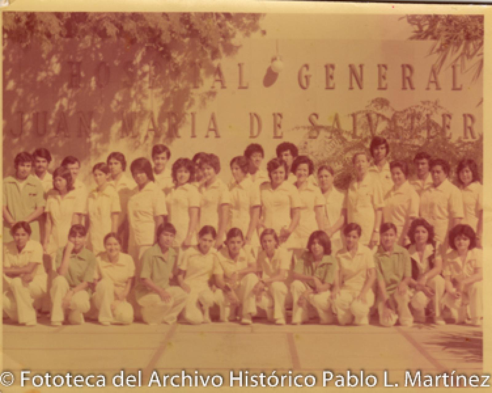 Retrato de grupo, enfermeros.