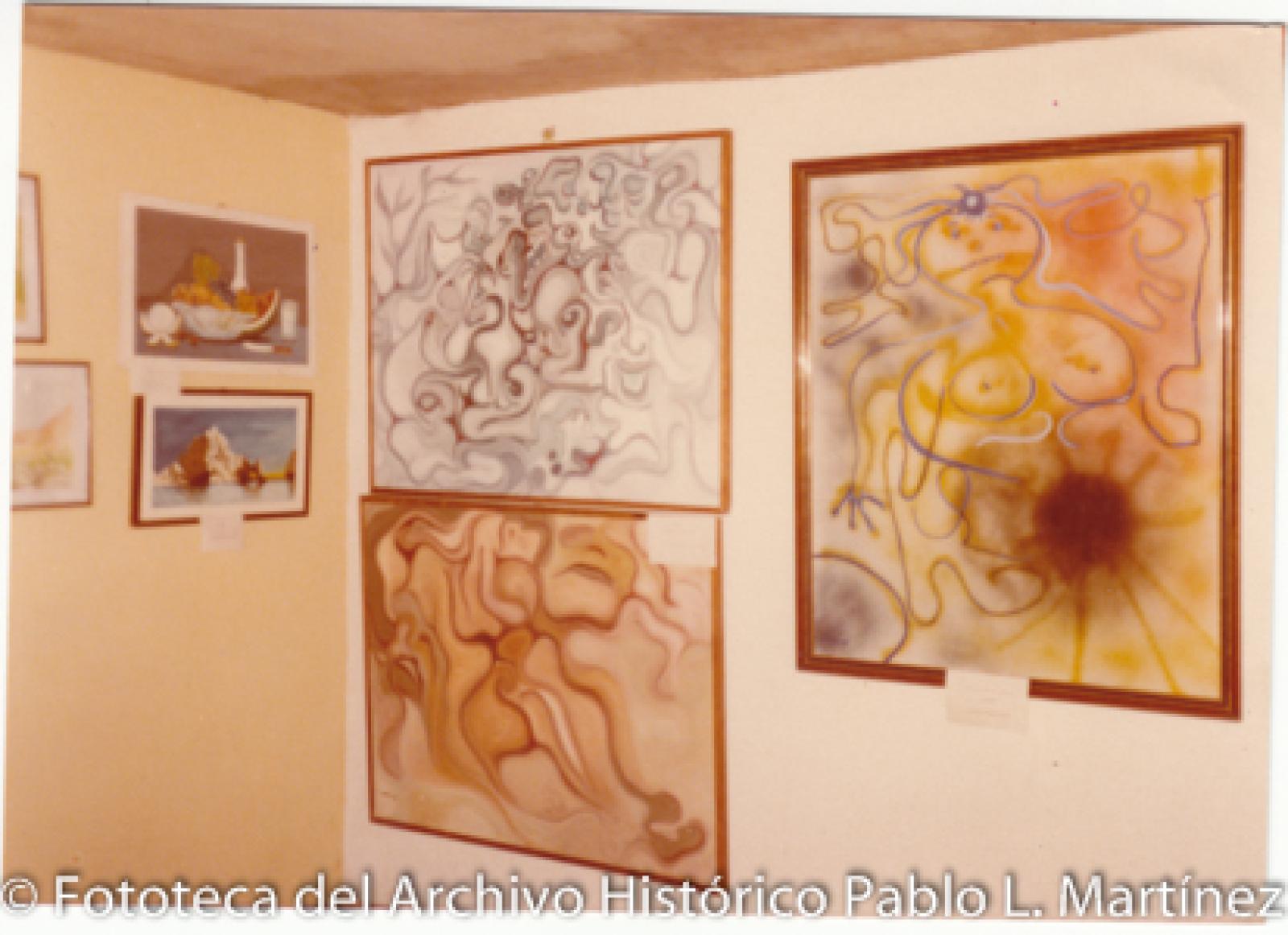 Retratos y pinturas en pared