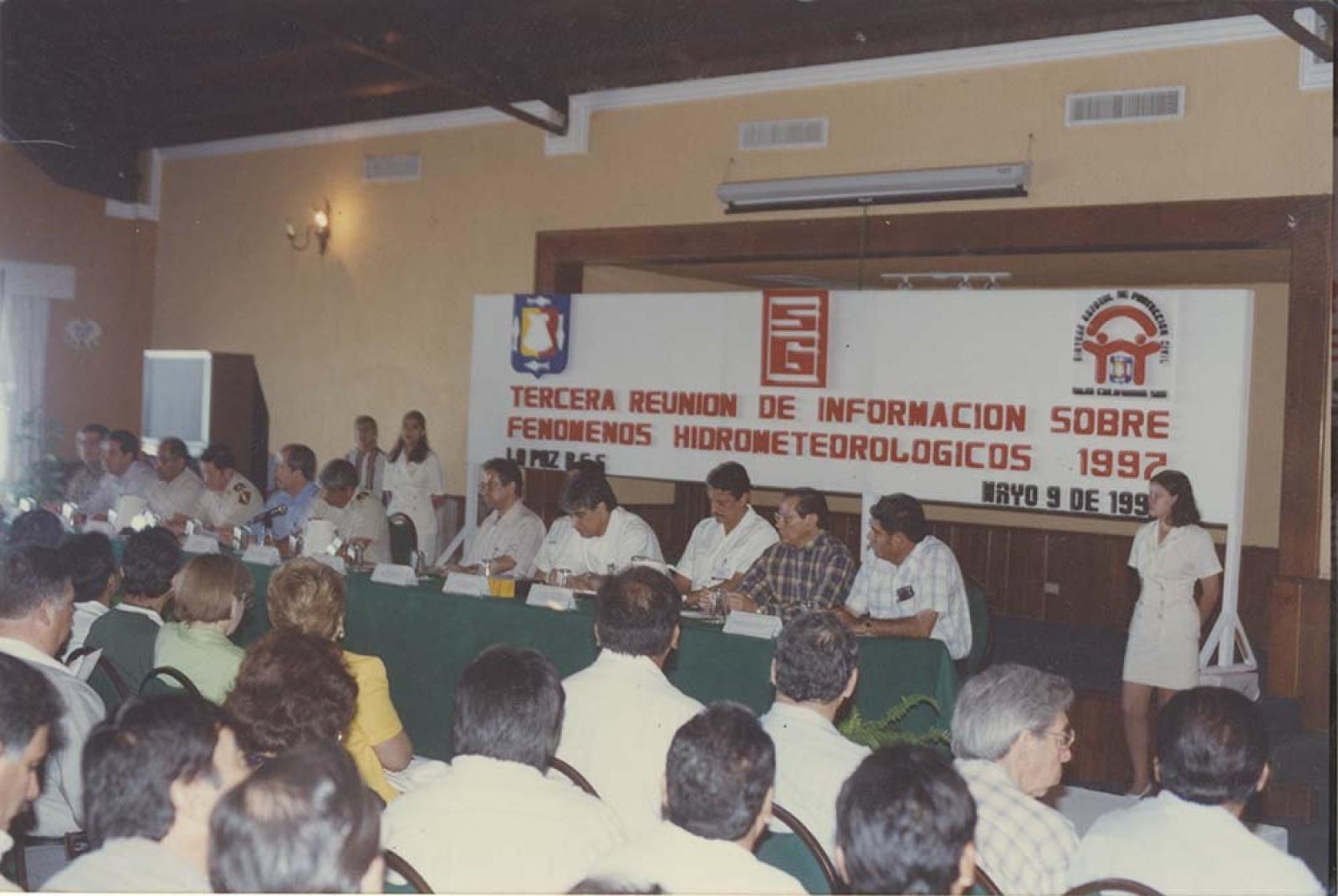 Reunión de información sobre fenómenos meteorológicos.