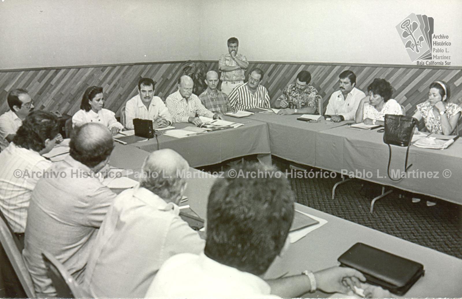 Reunión de trabajo presidida por Guillermo Mercado Romero.