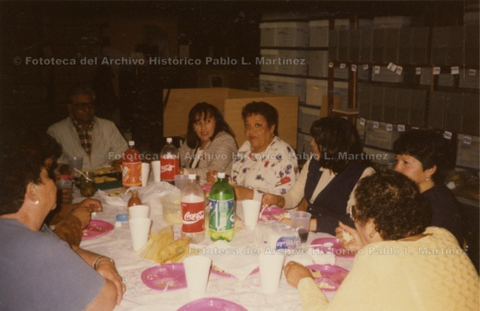 “Reunión del personal del archivo histórico Pablo L. Martínez con motivo de la celebración del día de la Candelaria”.