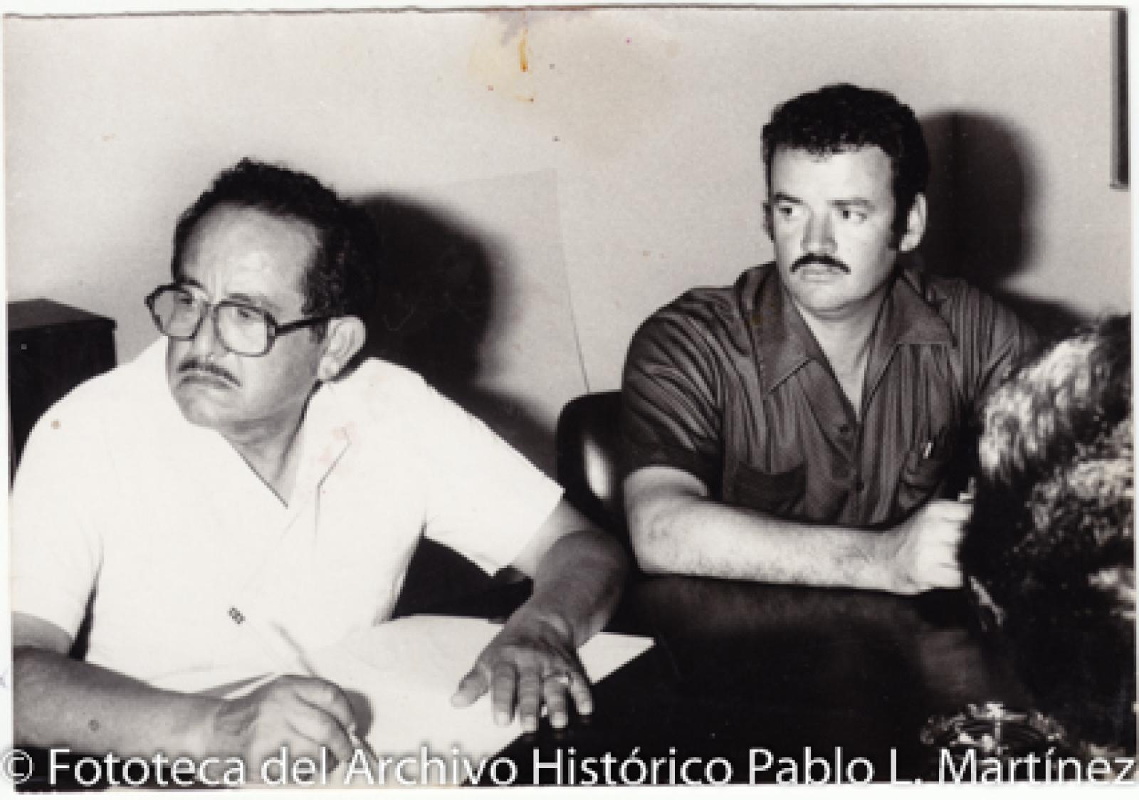 Ricardo Covarrubias en reunión de trabajo.