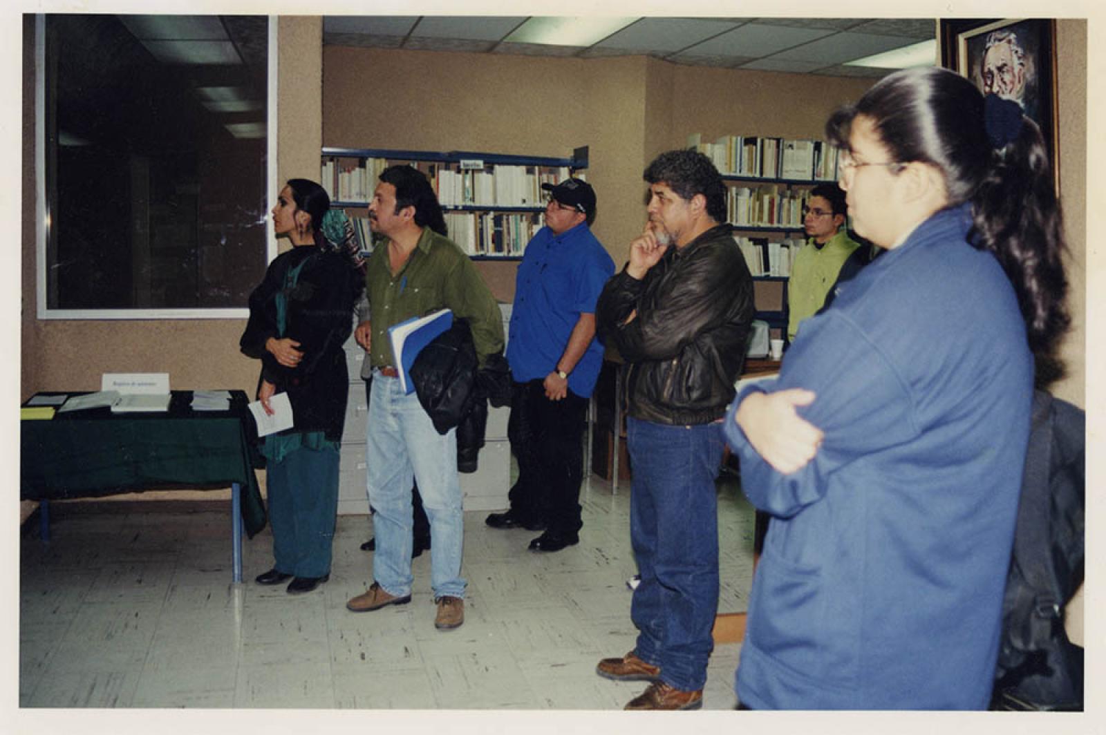 Rogelio Lara y acompañantes en evento del Archivo Histórico Pablo L. Martínez.