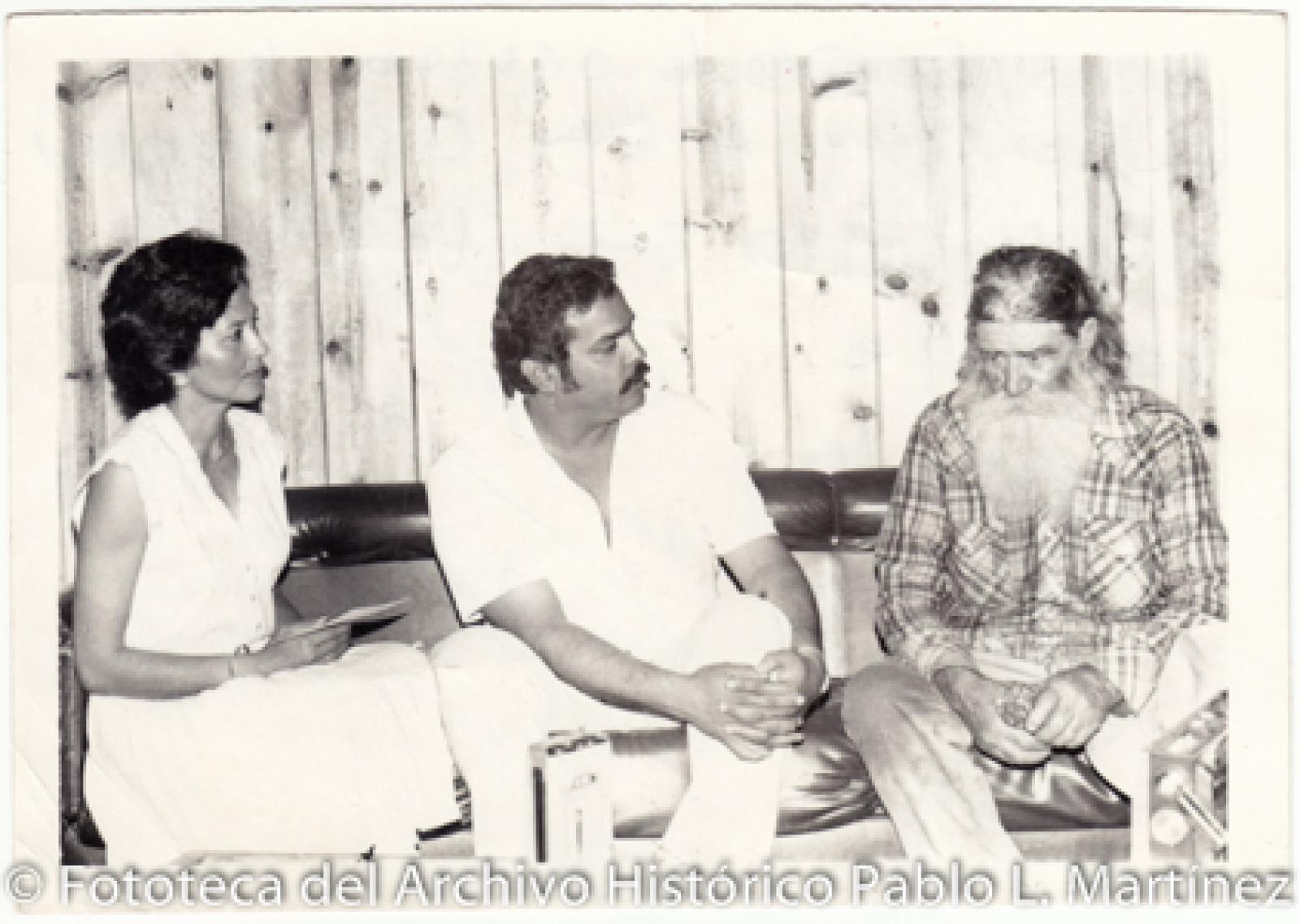 Sandra de Orozco y acompañantes.