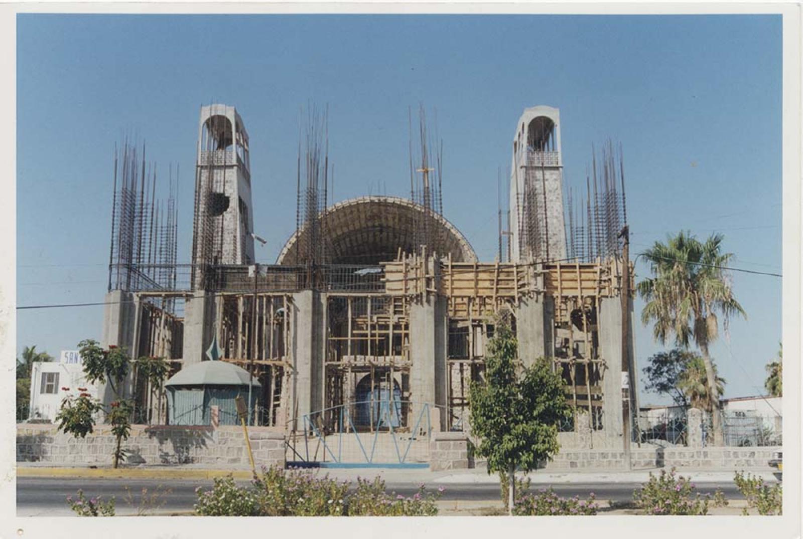 Santuario de Nuestra Señora de Guadalupe, en construcción.